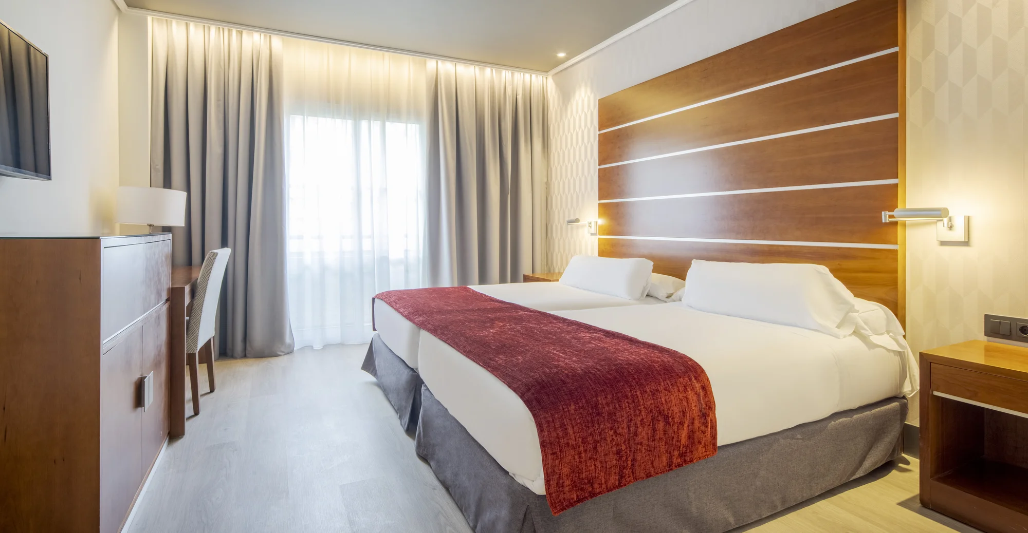 Spoznajte španielsku Sevillu: pobyt v 4* hoteli s raňajkami – Obrázok 2