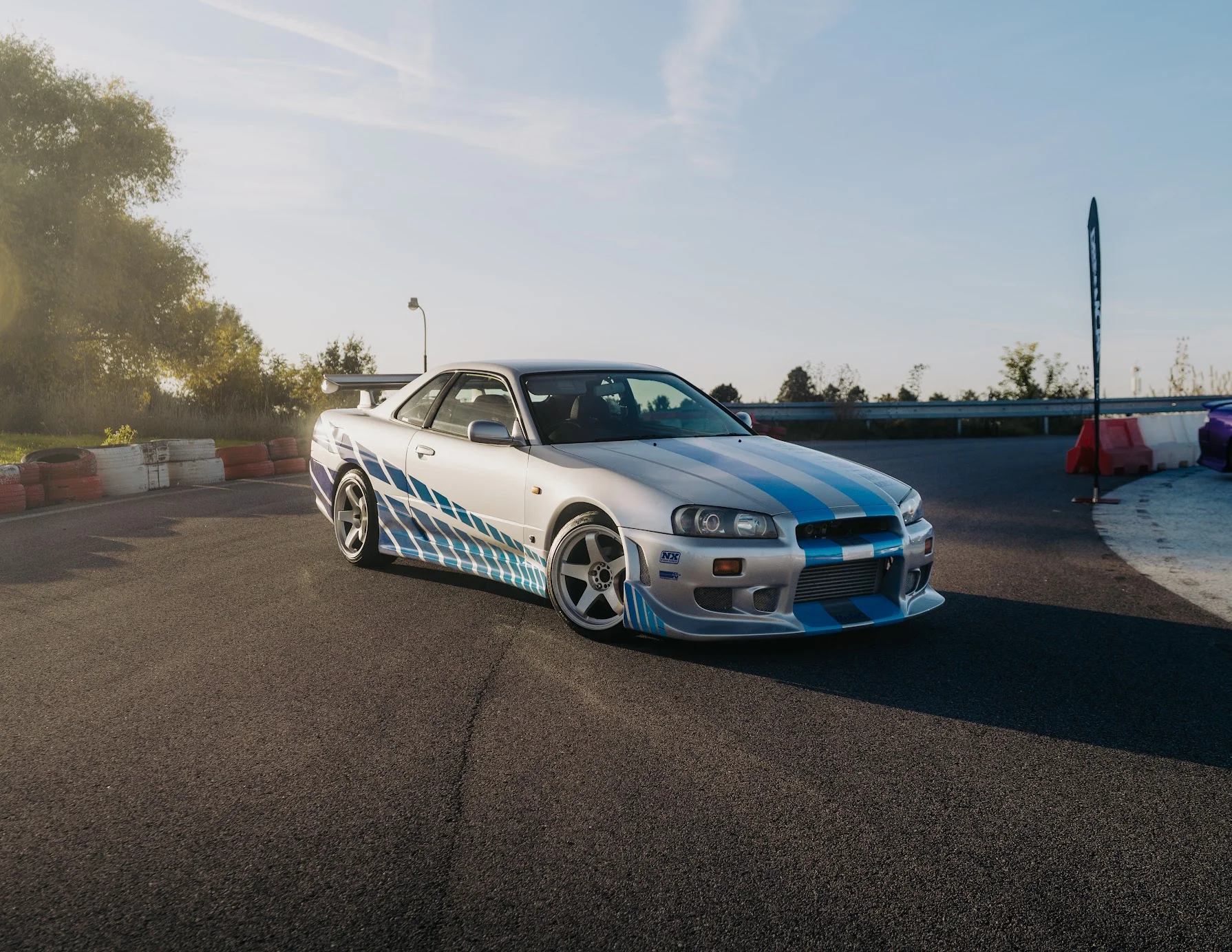 Jazda v Nissan Skyline R34, Nissan Silvia alebo Mitsubishi Lancer Evolution VIII: ako vodič aj spolujazdec, variant s jazdou driftem – Obrázok 6