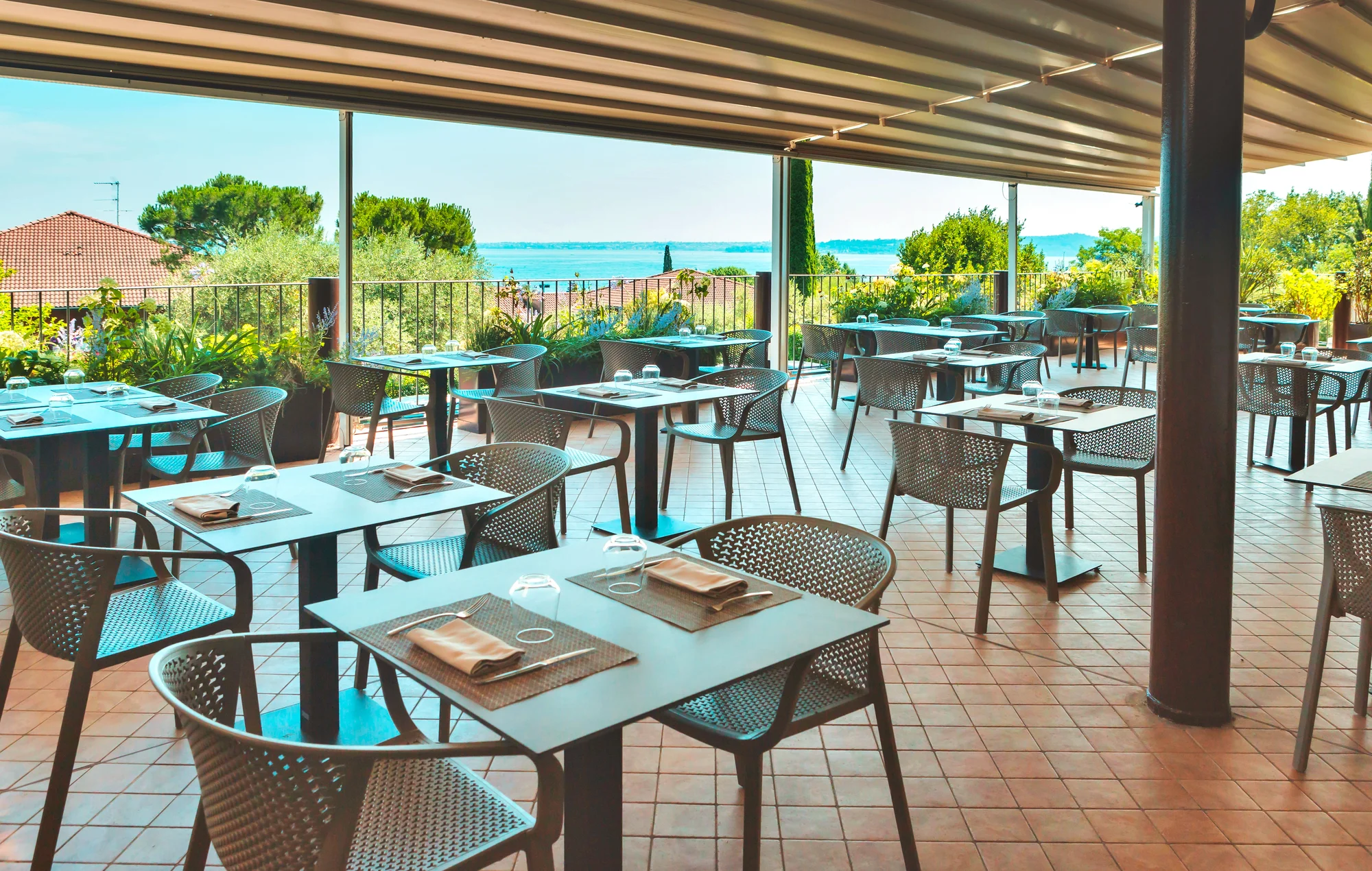 Lago di Garda: 4* hotel s bazénom a panoramatickou terasou hneď pri jazere, strava v cene – Obrázok 2