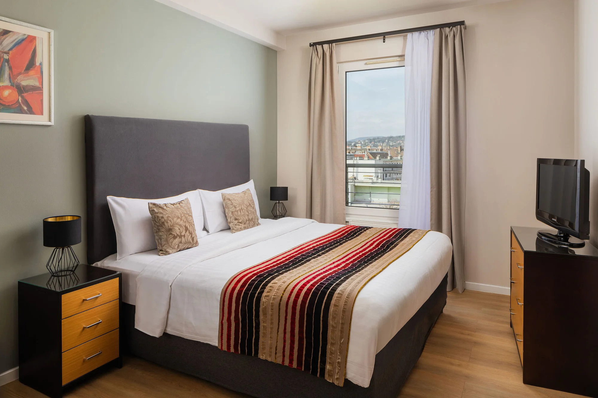 Oceňovaný rodinný apartmánový hotel v Budapešti: priestranné apartmány s terasou aj raňajkami – Obrázok 5