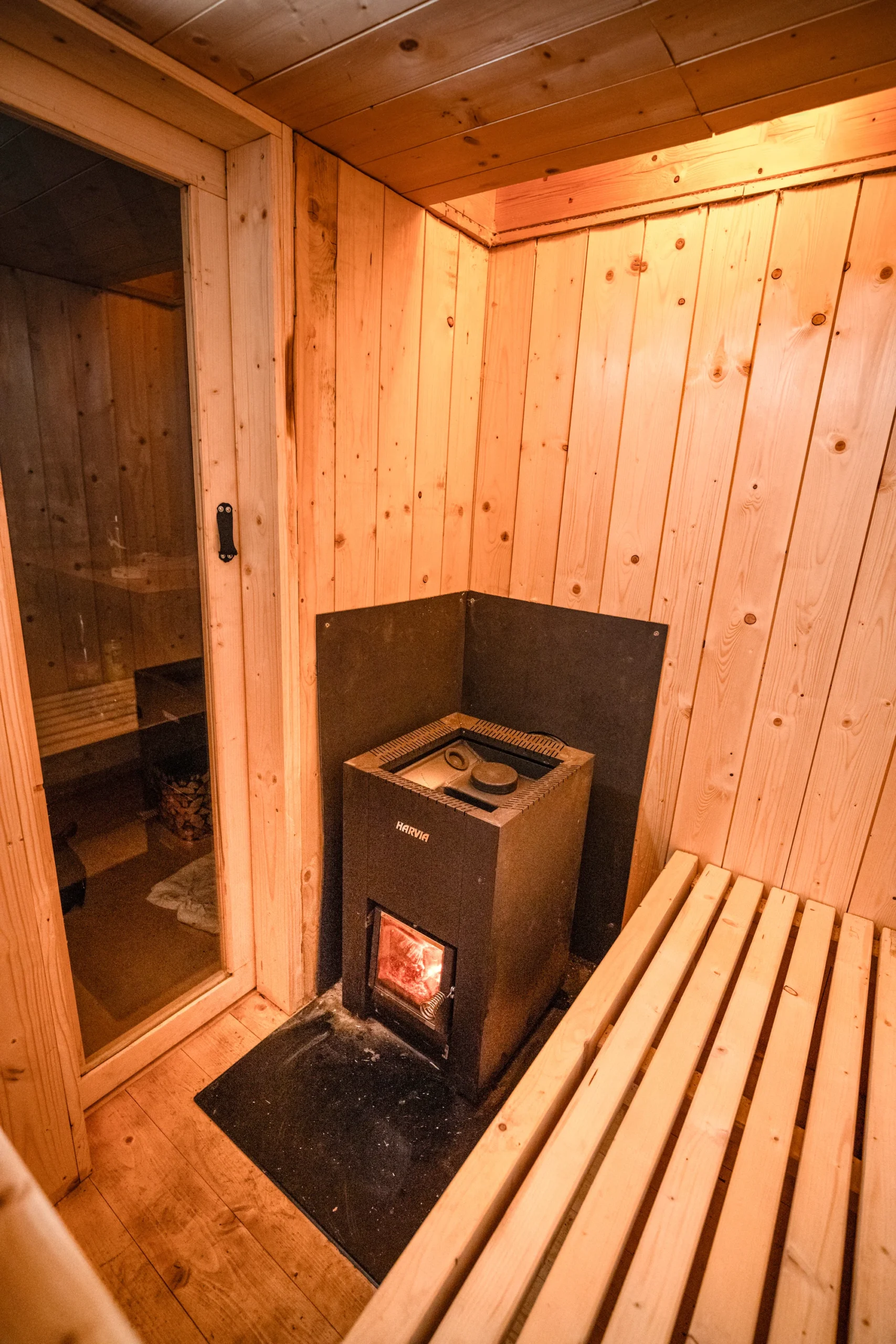 Romantický úkryt: obytná sauna Rošťák ukrytá v lese pri potoku – Obrázok 2