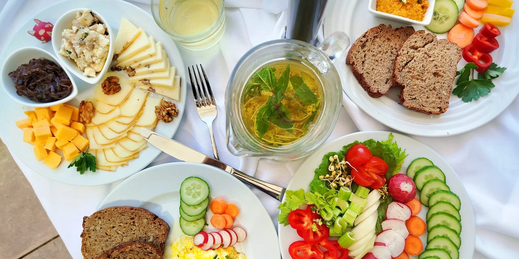 Relaxačný pobyt v hoteli v južných Čechách: vegetariánska strava, krištáľová alebo vibračná terapia aj kreatívna tvorba – Obrázok 2