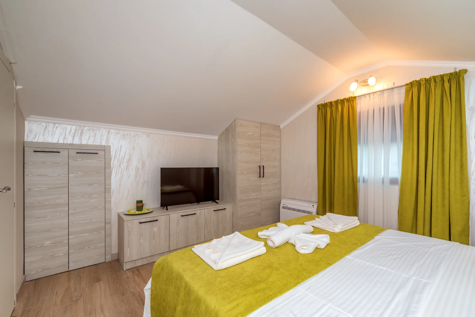 Luxusné apartmány v Petrovaci: vonkajší bazén, skvelá poloha kúsok od pláže – Obrázok 5