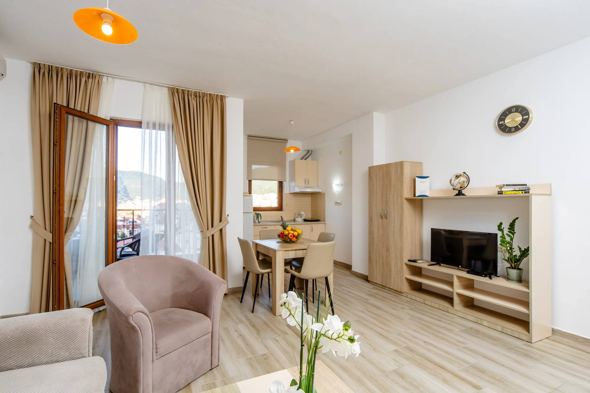 Dovolenka v Čiernej Hore: priestranné apartmány s výhľadom na more, výlety do múzea aj aquaparku – Obrázok 6