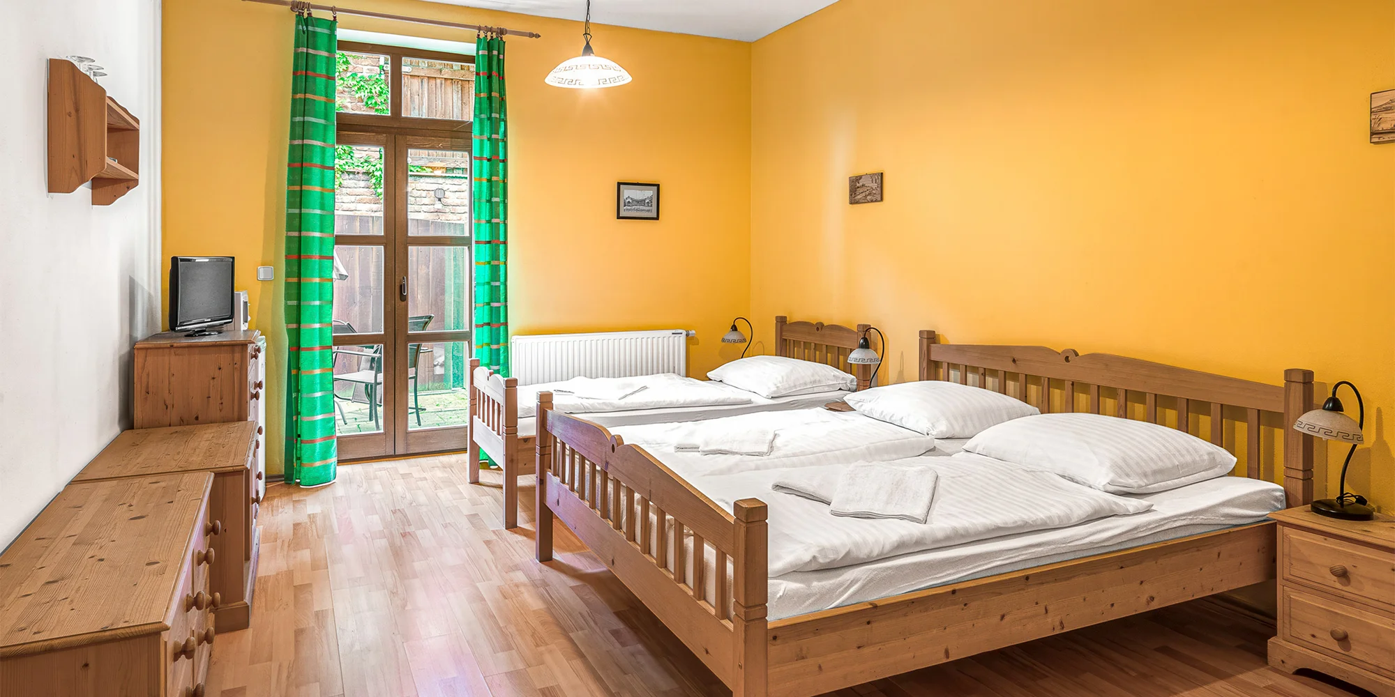 Relax uprostred Lednicko-valtického areálu: polpenzia, degustácia a neobmedzene bazén – Obrázok 4