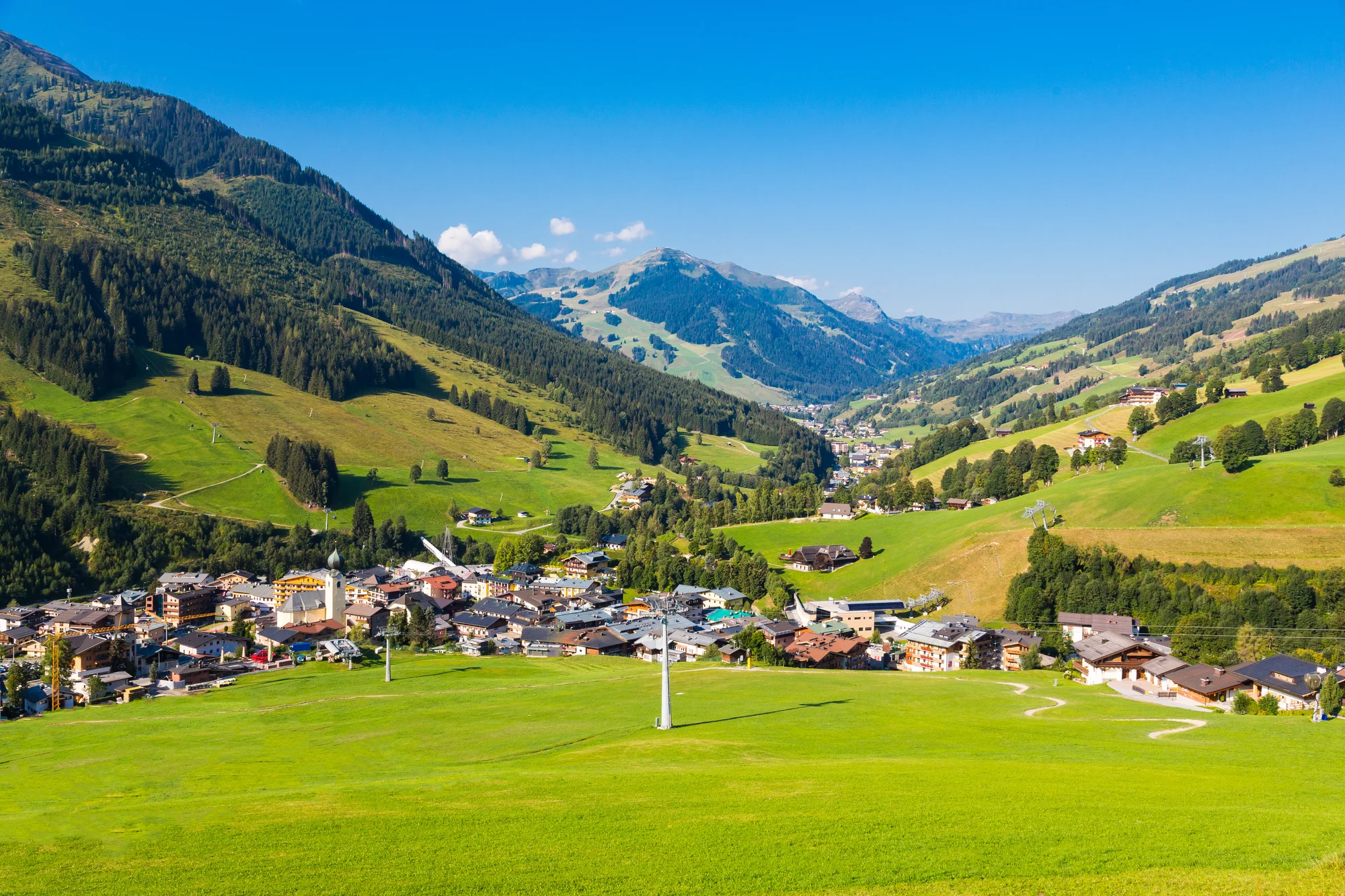 Saalbach-Hinterglemm: neobmedzene wellness, polpenzia, karta výhod aj možnosť apartmánu so saunou – Obrázok 2