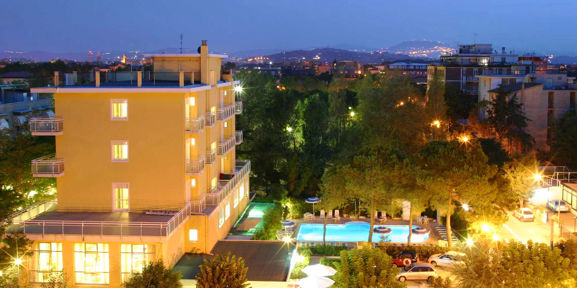 Rimini: hotel pri pláži s bazénom aj raňajkami, 1 noc zdarma aj first minute zľava