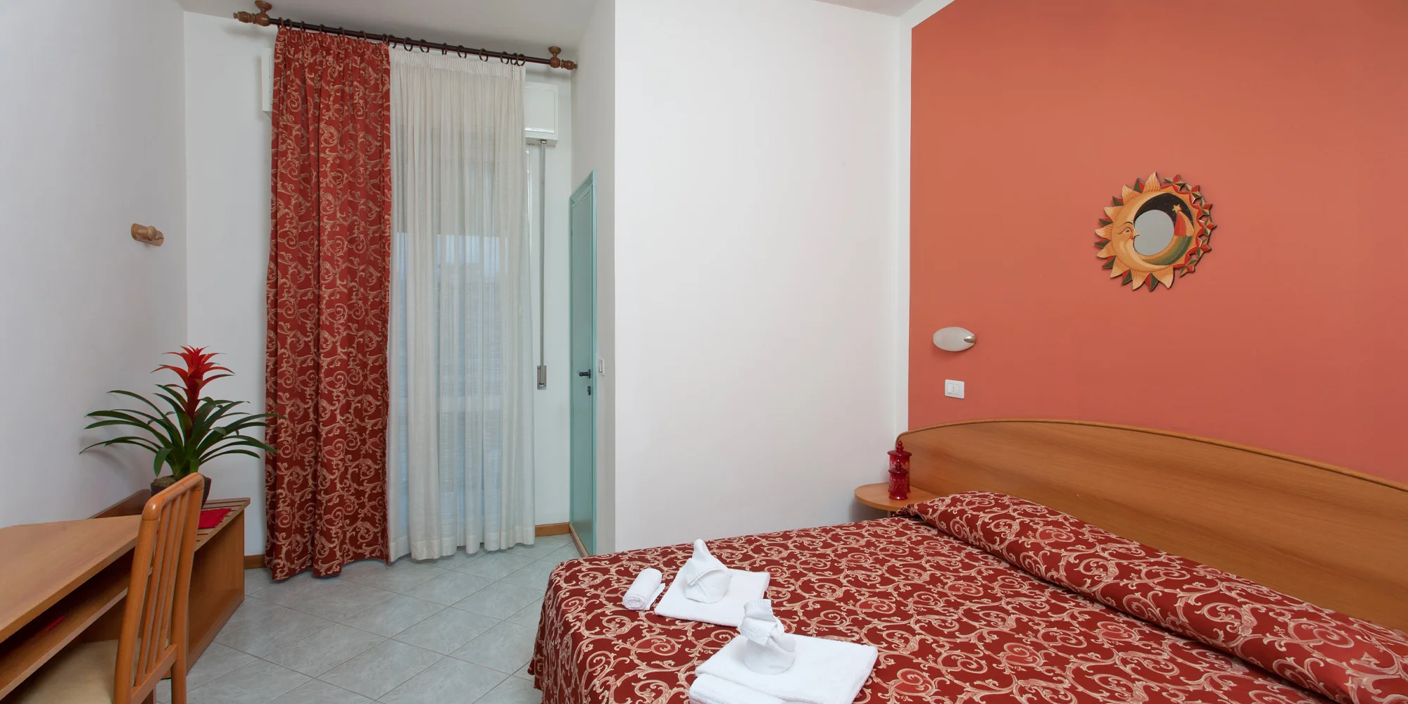 Rimini: hotel pri pláži s bazénom aj raňajkami, 1 noc zdarma aj first minute zľava – Obrázok 4