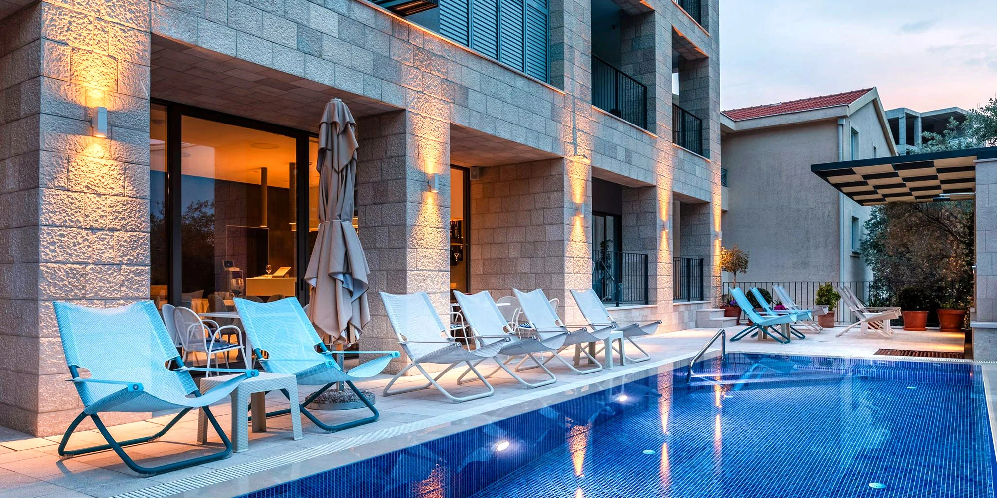 Dovolenka v Čiernej Hore pre 2-5 osôb: hotel 450 m od mora, raňajky aj bazén – Obrázok 2