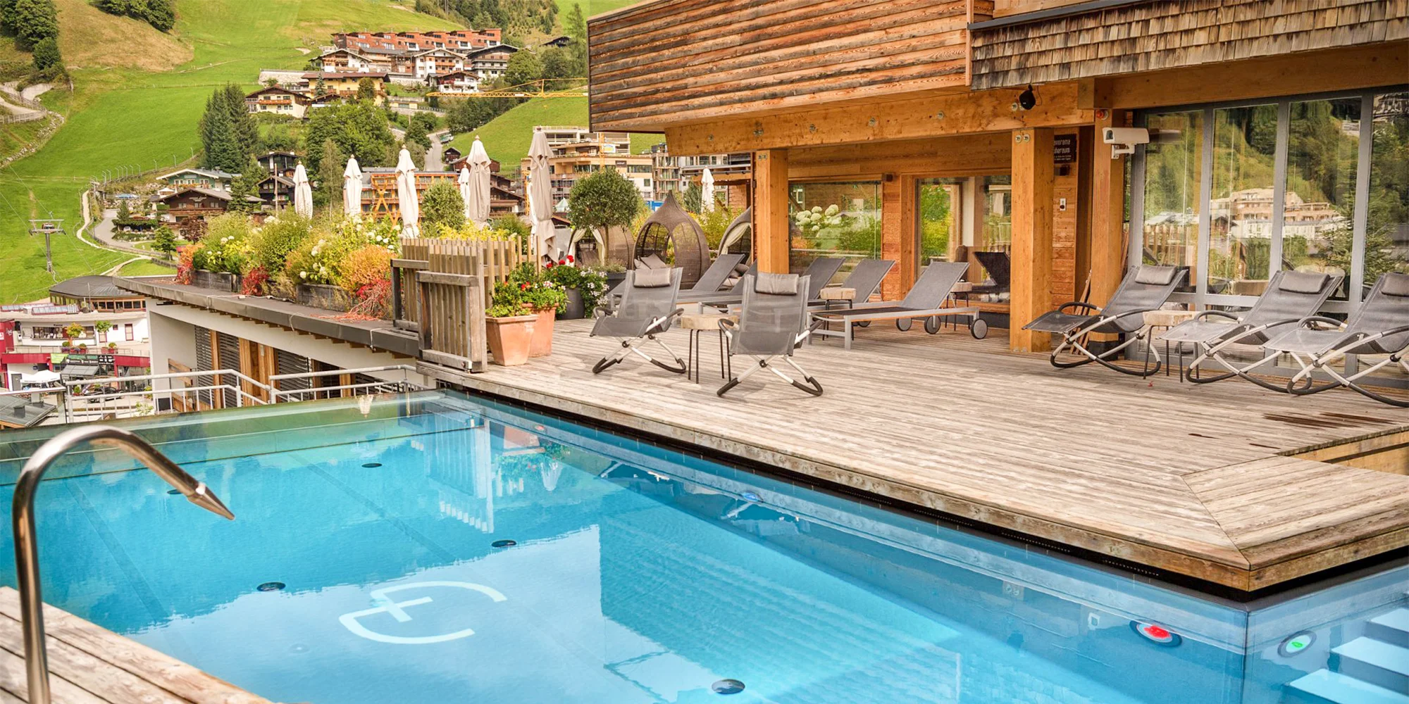 Luxusná rodinná dovolenka v Alpách: 4* hotel s polpenziou plus, neobmedzený wellness, karta výhod – Obrázok 2