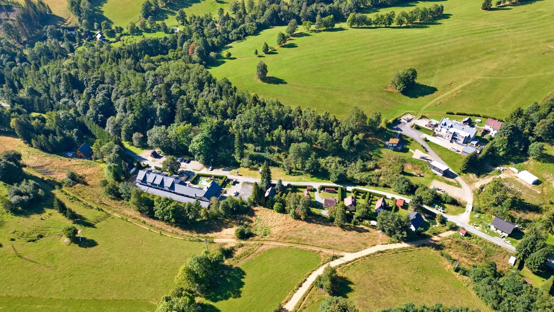 Dovolenka v Jeseníkoch: hodina vo wellness, vonkajší bazén a raňajky alebo polpenzia – Obrázok 4