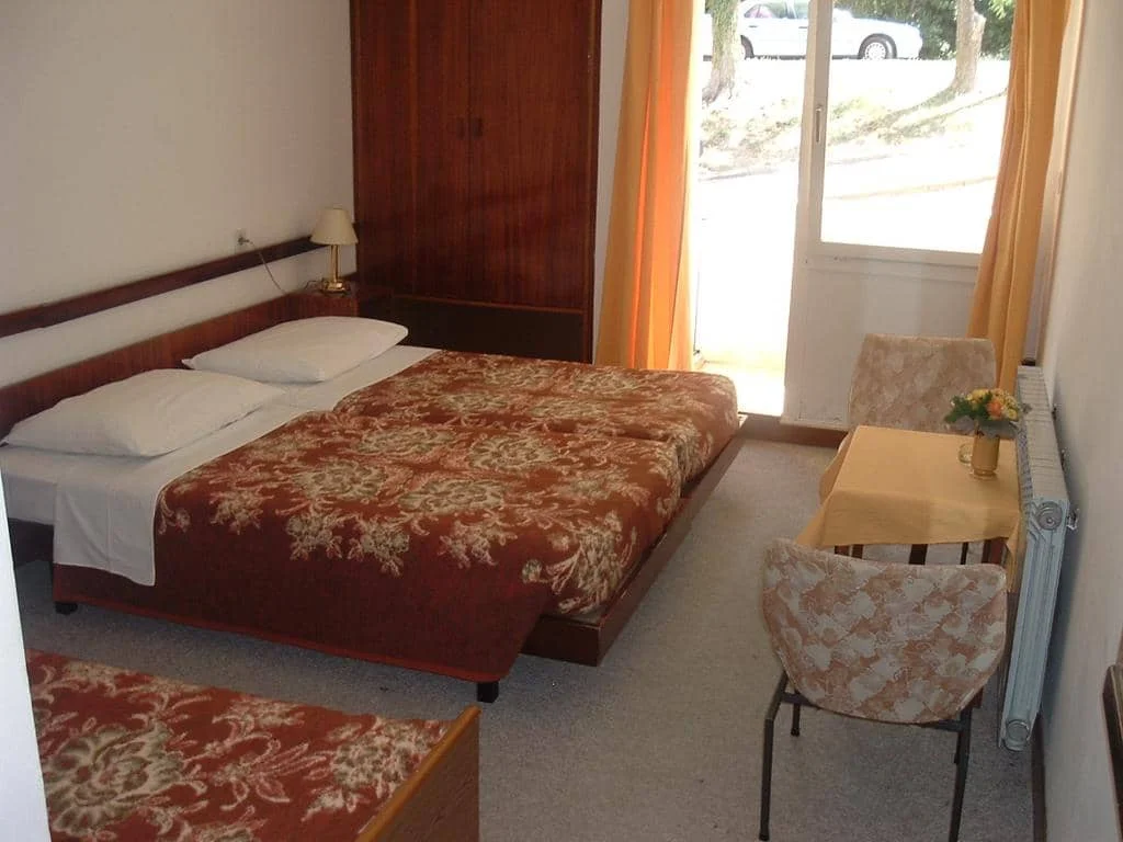 Chorvátska dovolenka na ostrove Krk: polpenzia, hotel 50 metrov od mora, športové aktivity – Obrázok 5