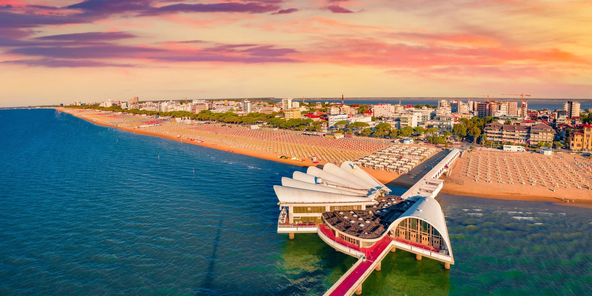 Lignano Sabbiadoro: 4* hotel pri pláži s raňajkami alebo polpenziou, bazén a vírivka – Obrázok 4