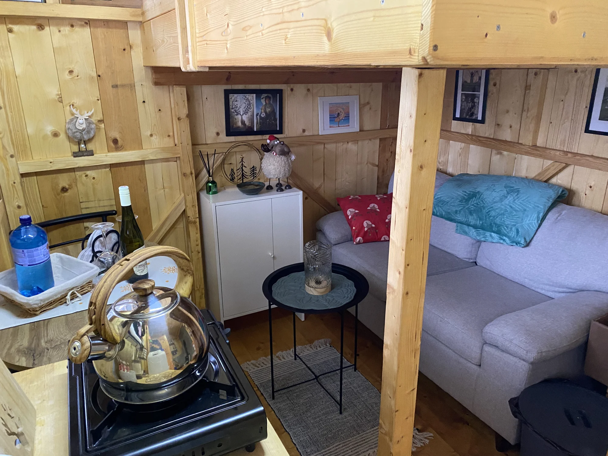 Tiny house v Podkrkonoší: útulný domček s možnosťou relaxu v saune a kúpacom sude – Obrázok 5
