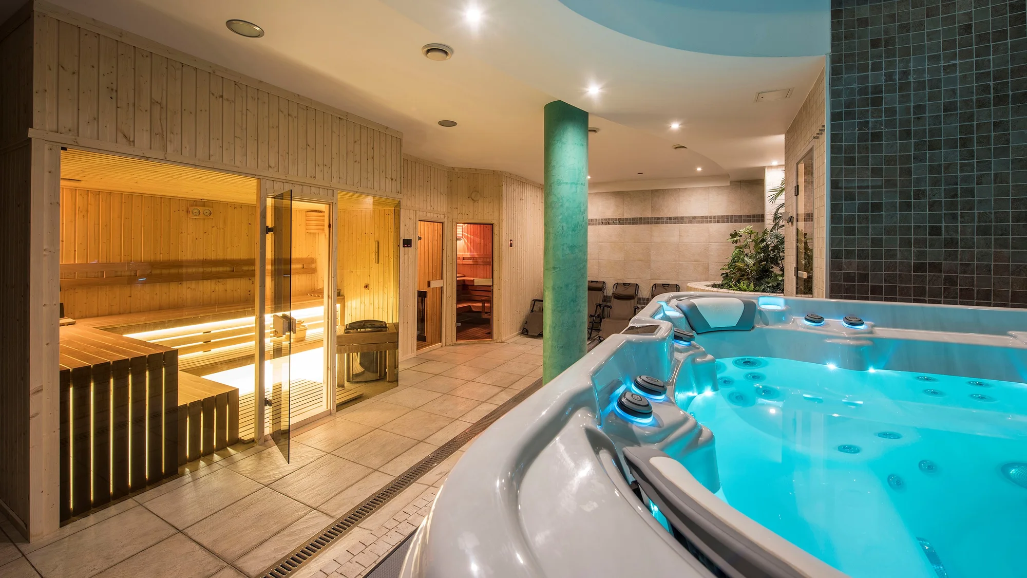 Pobyt v centre Ostrihomu: wellness otvorené nonstop, famózna reštaurácia aj vstup do aquaparku – Obrázok 2