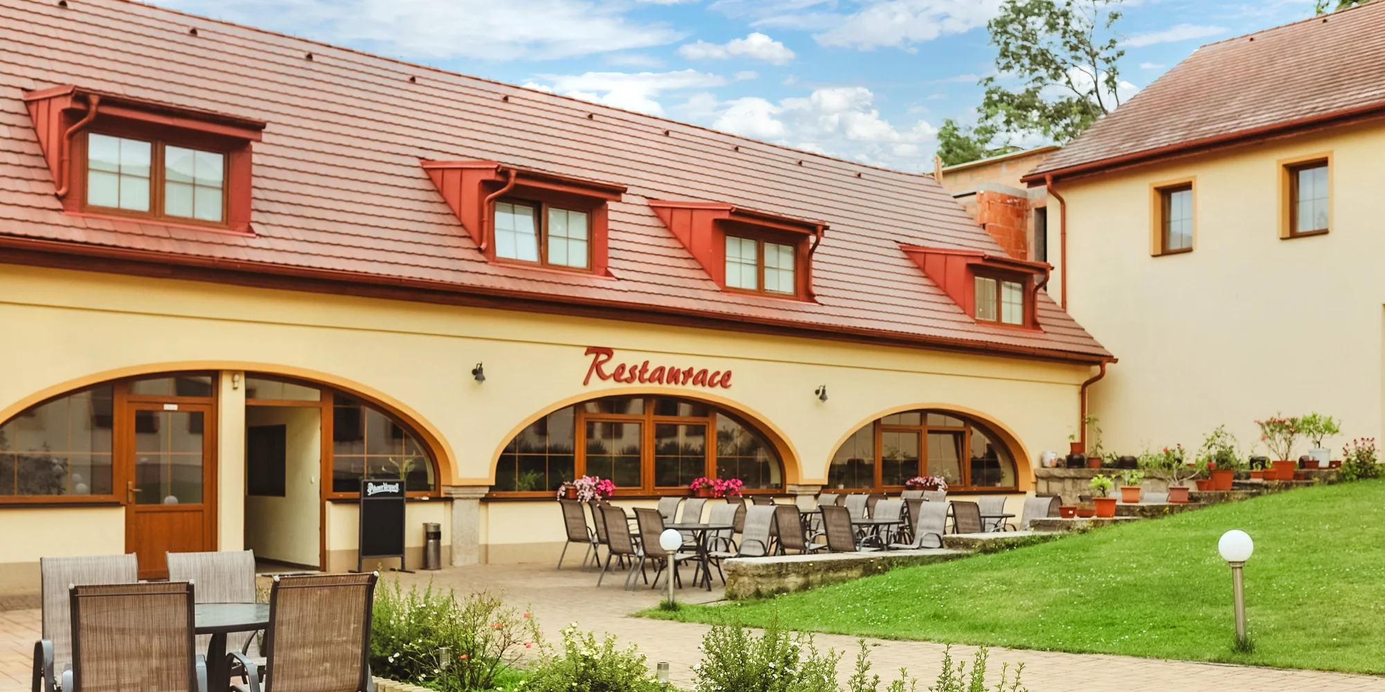 Športovo-relaxačné centrum pri Františkových Lázňach: pobyt s raňajkami a zľavou na šport