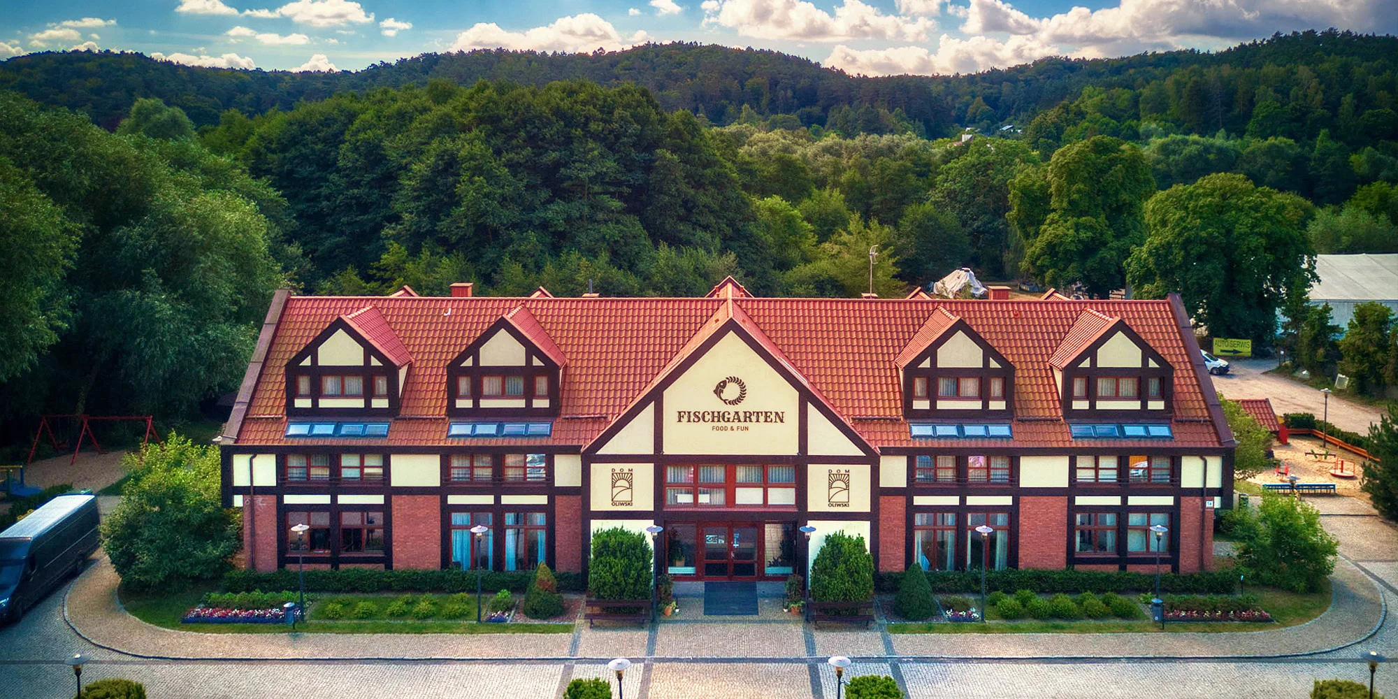 Dovolenka pri Baltiku: hotel v Gdansku 10 km od historického centra, 14 km od Gdyni a 4 km od pláže
