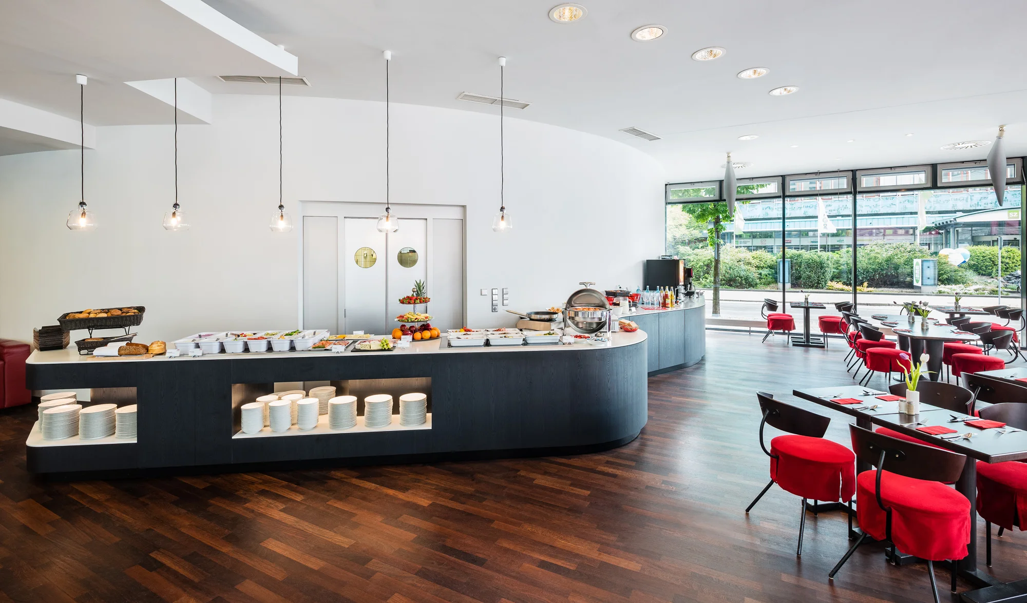 Dizajnový 4* hotel v samotnom centre Drážďan s raňajkami – Obrázok 5