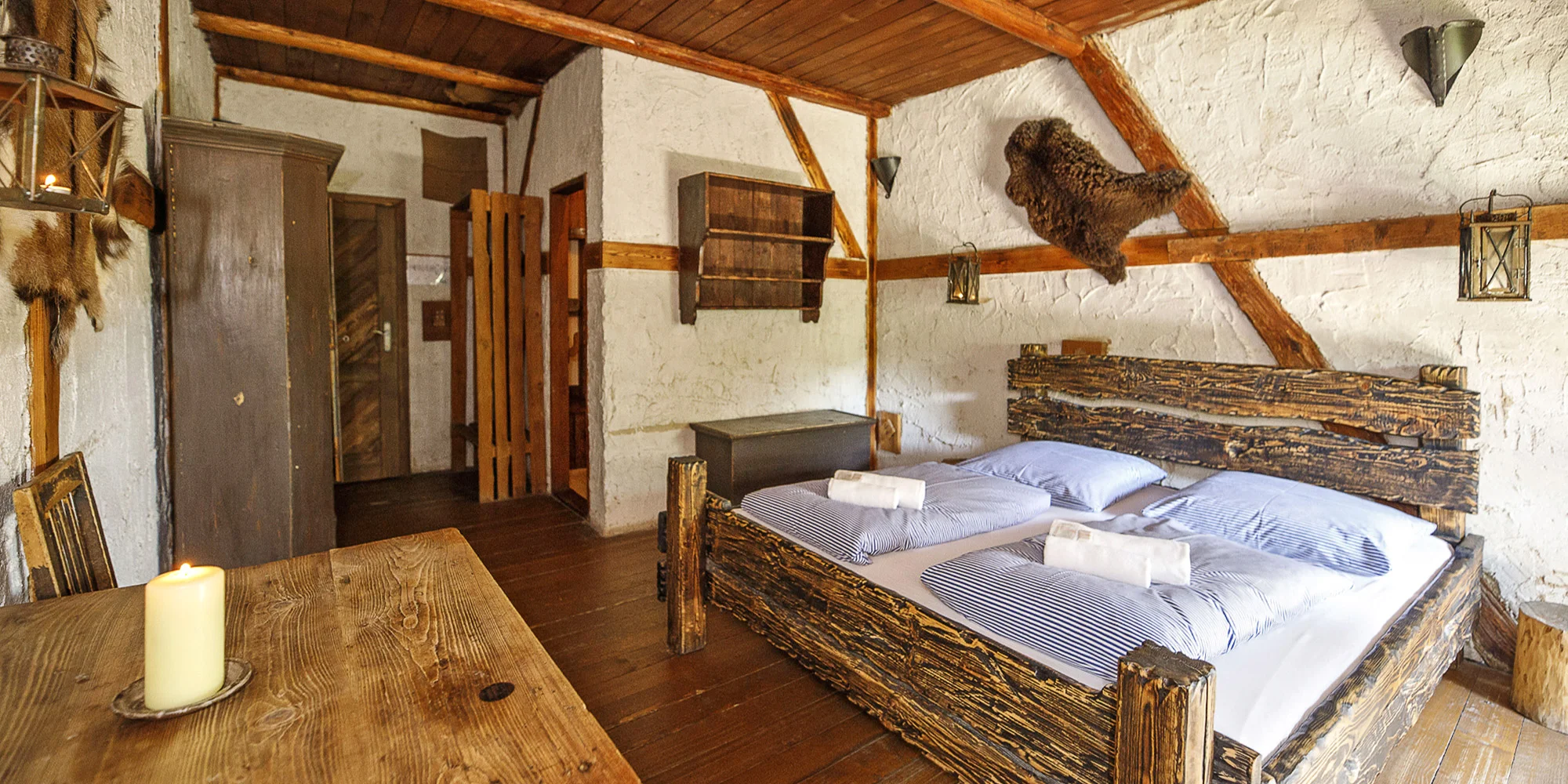 Noc plná zážitkov: Stredoveký hotel v Děteniciach, dobový program aj hostina – Obrázok 2