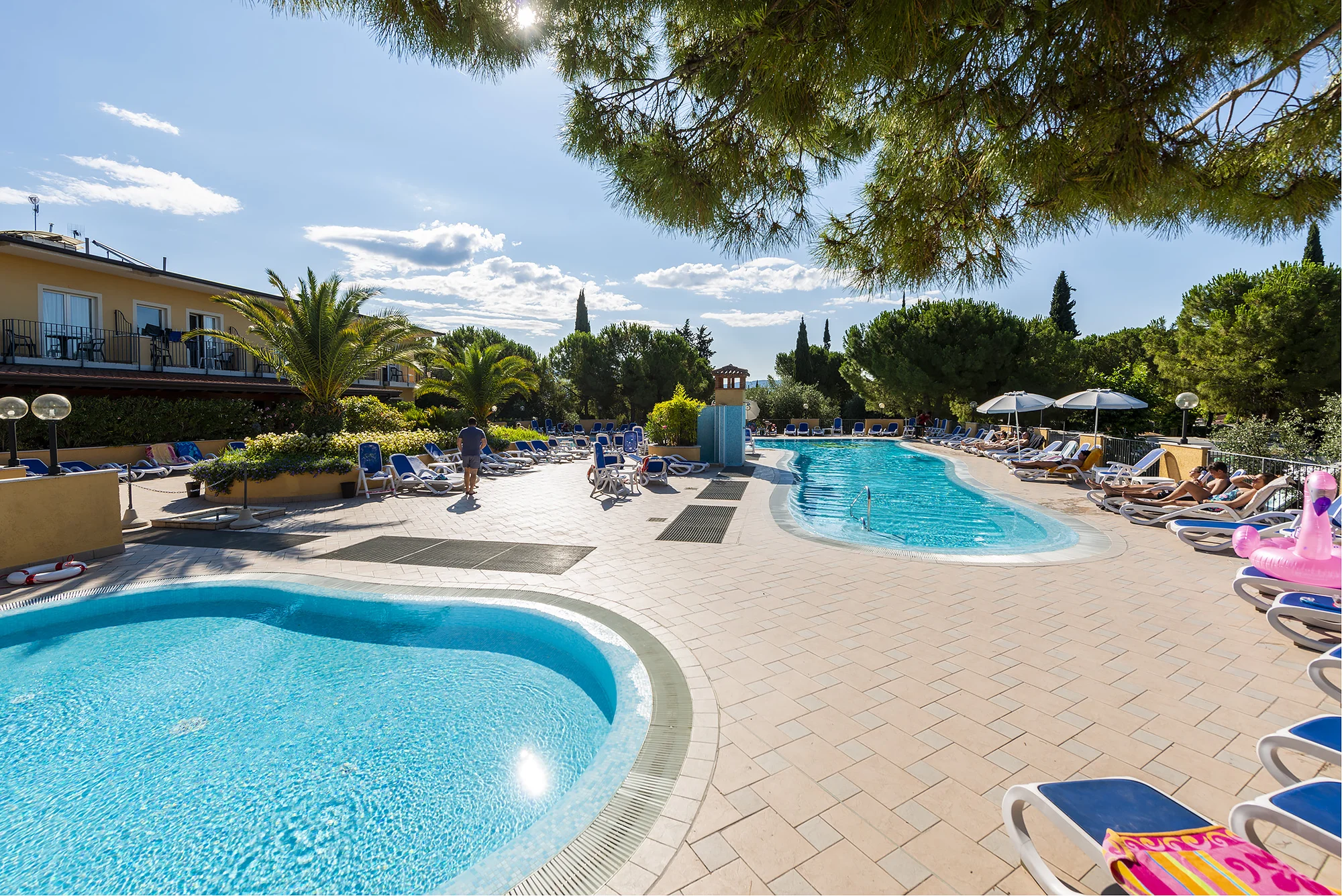Mobilné domčeky pri Lago di Garda: neobmedzený bazén, možnosť polpenzie aj animačný program – Obrázok 6