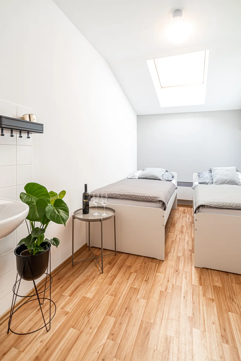 Pobyt vo vinárstve vo Veľkých Bíloviciach aj degustácia vín: apartmán alebo celý penzión až pre 8 osôb – Obrázok 6