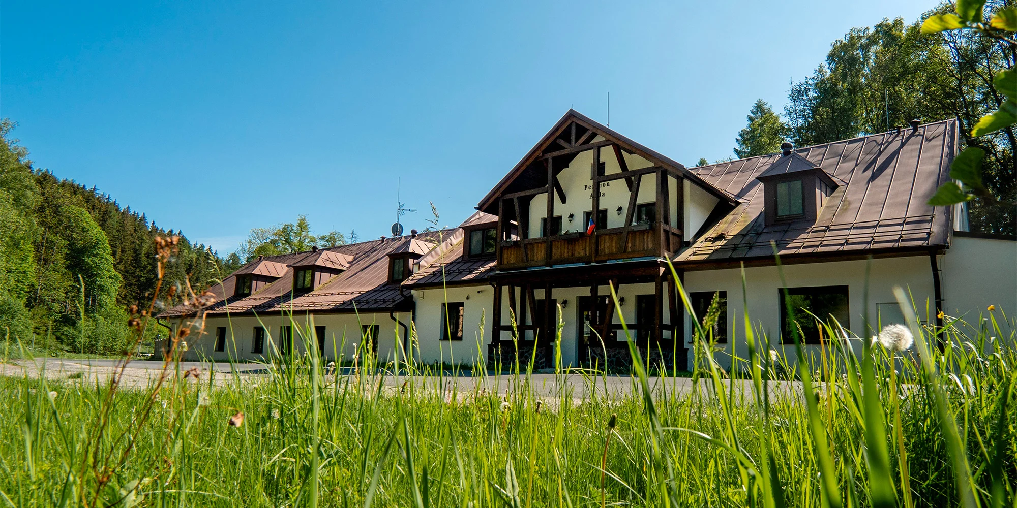 Pobyt v pokojnej dedine v Jeseníkoch: izba alebo apartmán až pre 7 osôb, cca 7 km od Karlovej Studánky