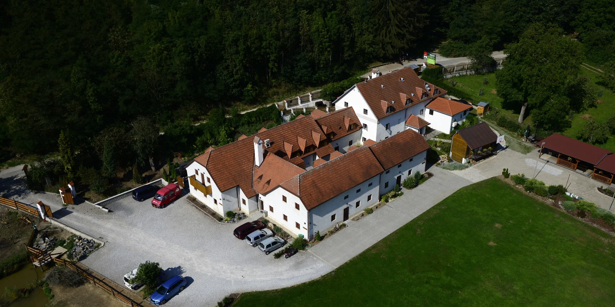 Pohodový pobyt v krásnom prostredí Mariánskeho údolia na okraji Brna s raňajkami