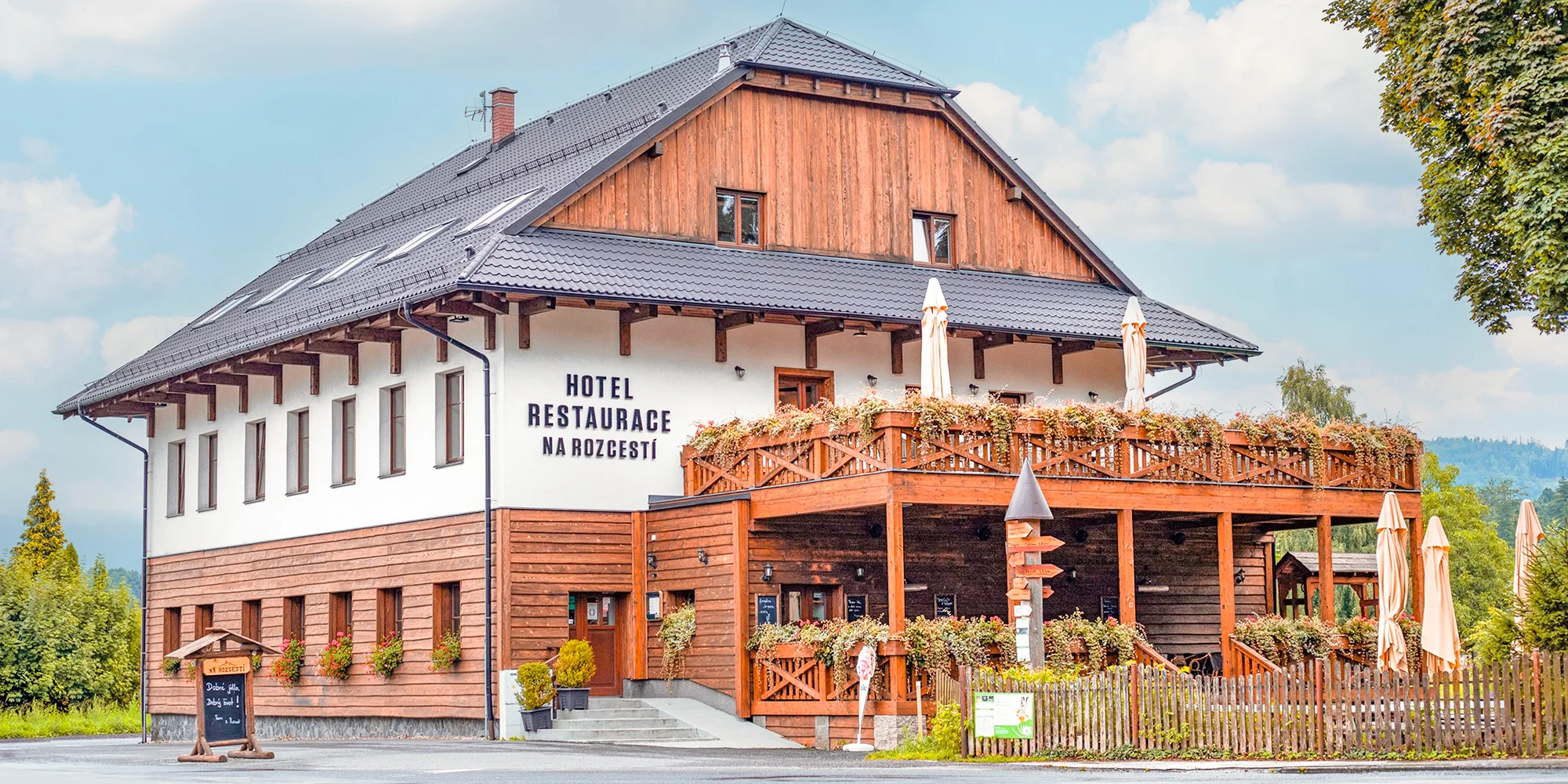 Dovolenka v Beskydách: raňajky alebo polpenzia, moderné izby aj pešia turistika alebo lyžovanie