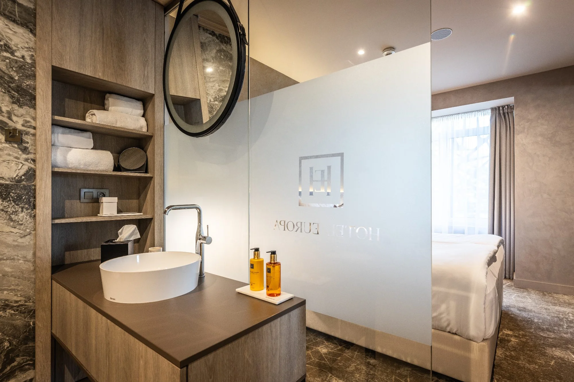 Nový exkluzívny 4* hotel s kasínom: industriálna reštaurácia aj hracie žetóny – Obrázok 6