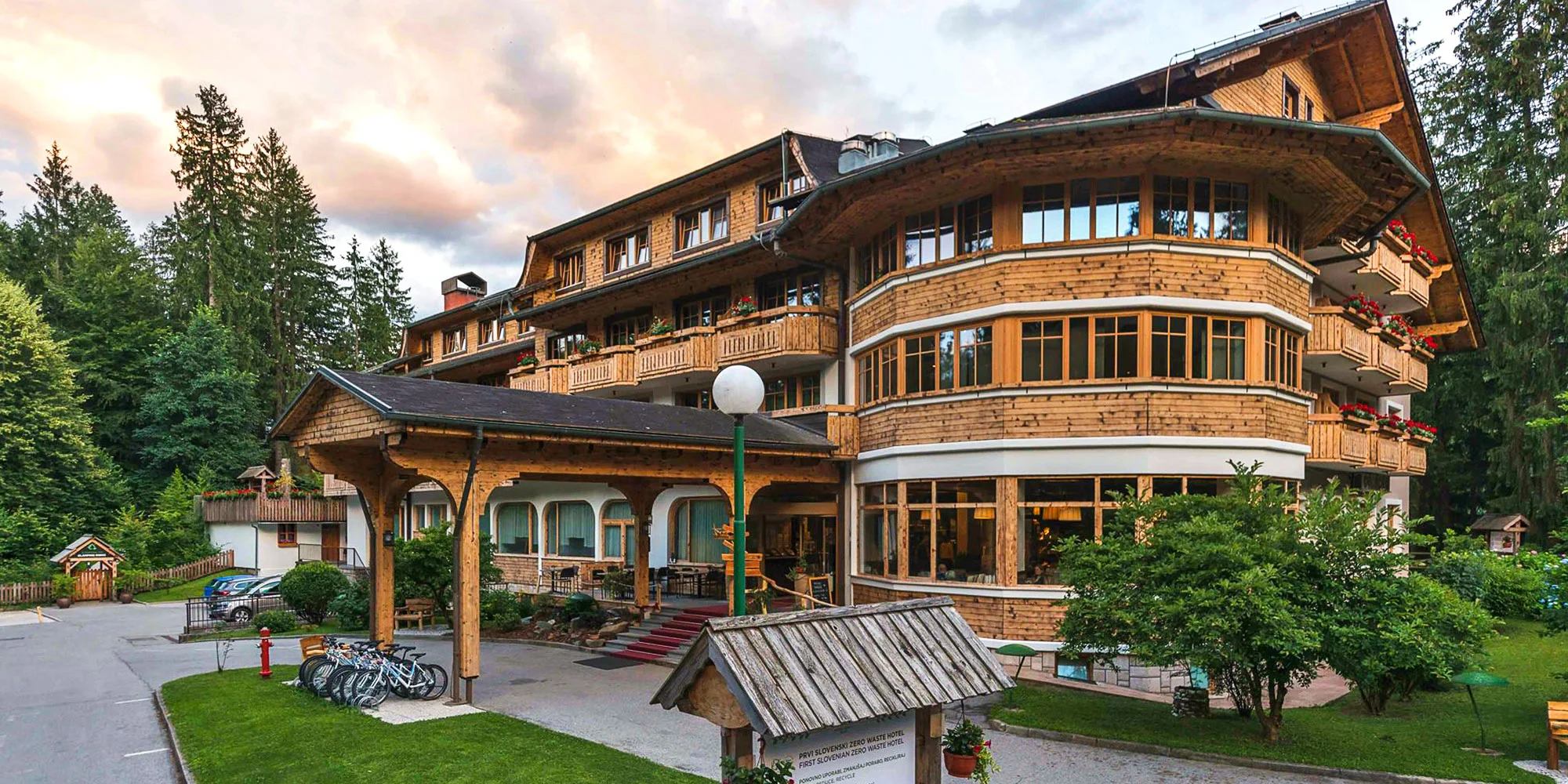 Dovolenka v Slovinsku: 4* zero waste hotel s raňajkami len 3 km od jazera Bled
