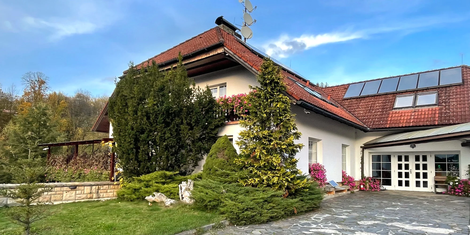 Valašská pohoda: penzión s raňajkami, vinárničkou, saunou a bazénom so slanou vodou