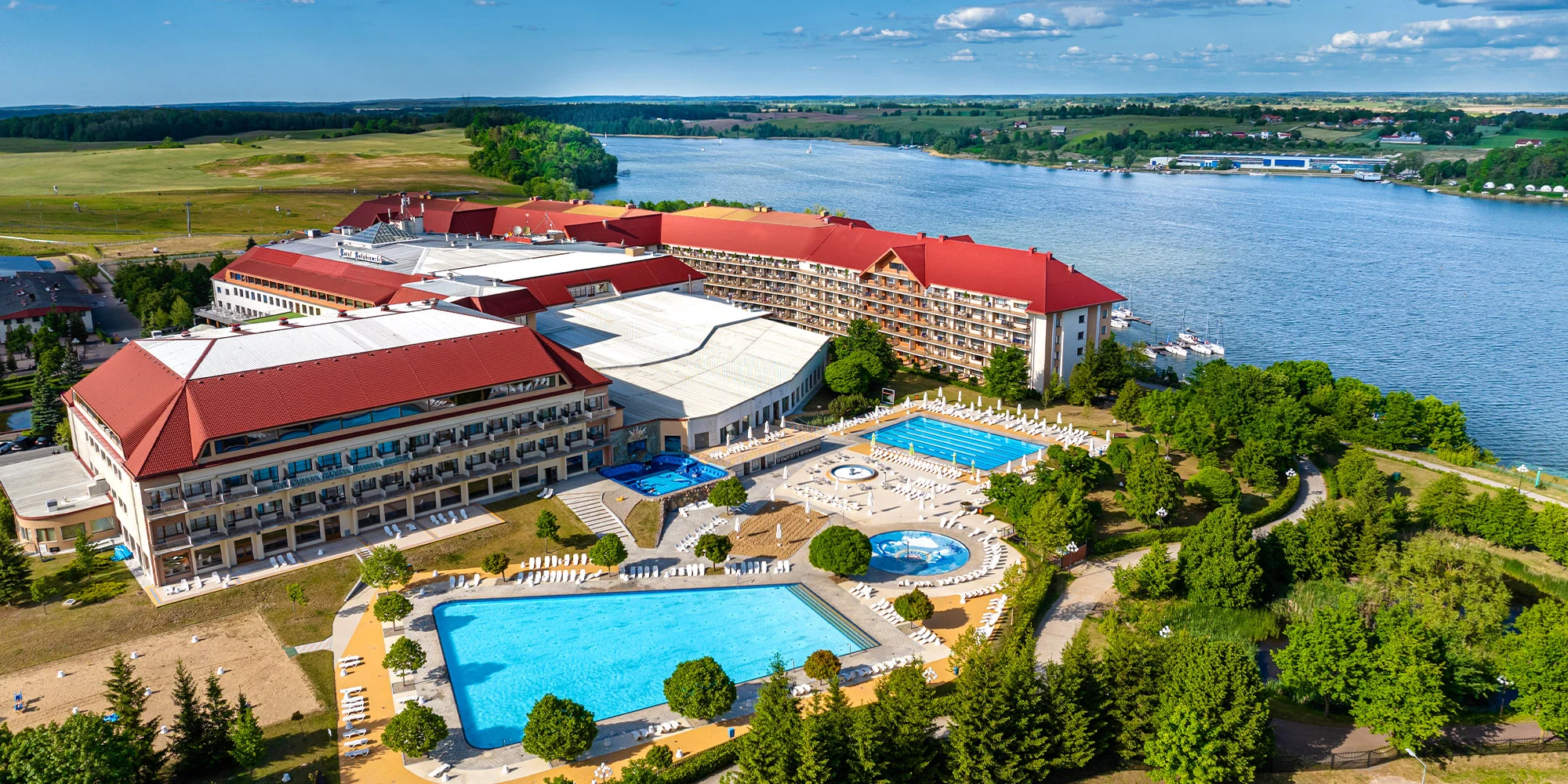 Rodinný pobyt pri Mazurských jazerách: hotel s aquaparkom, polpenzia alebo plná penzia a zábava pre deti