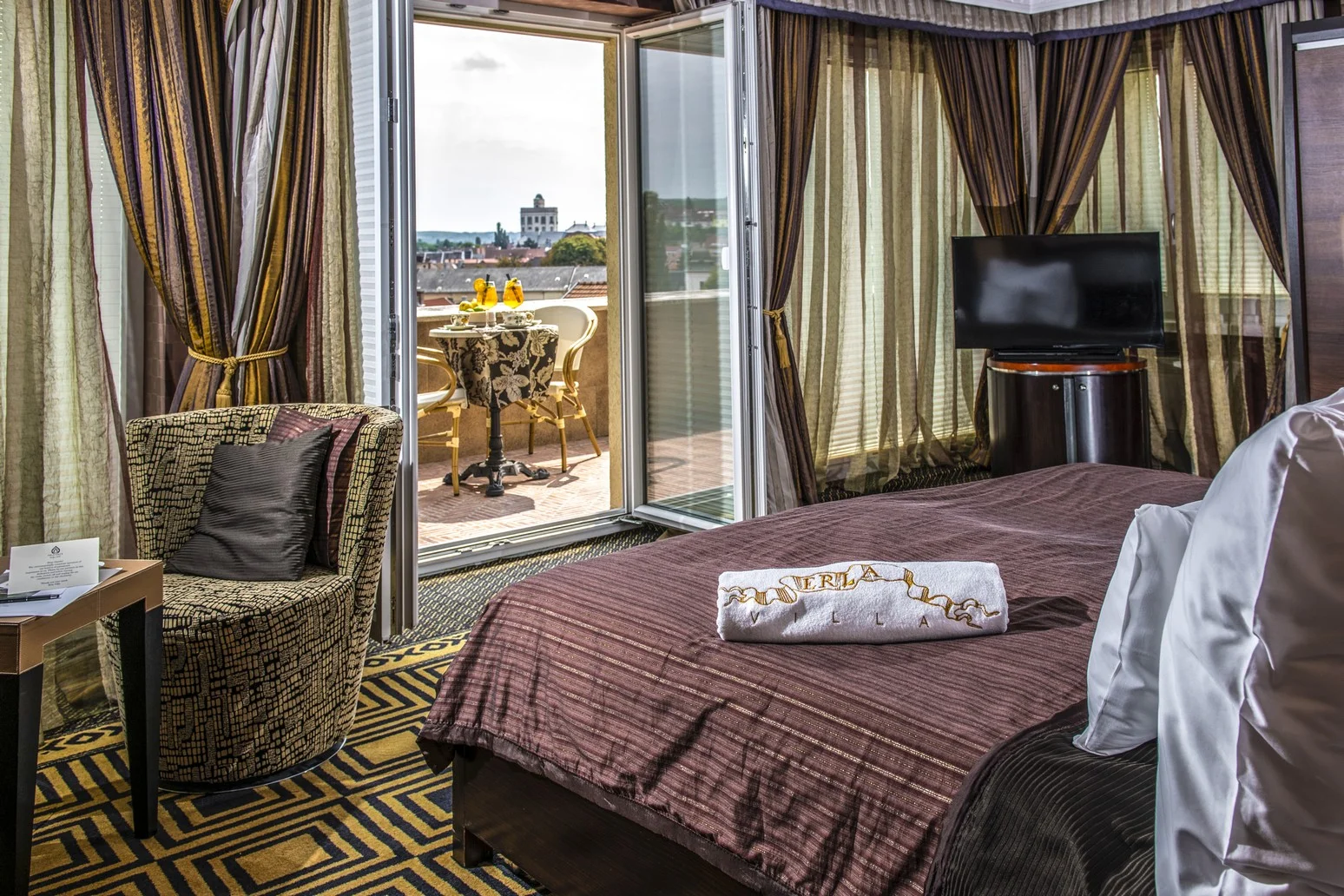 Adult friendly hotel v historickom centre mesta Eger: raňajky či polpenzia, neobmedzeným wellness, bazén – Obrázok 6