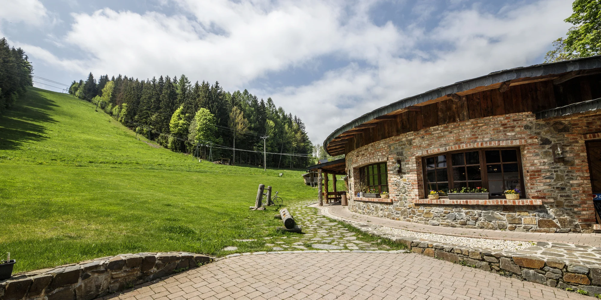Dovolenka v Jeseníkoch: izba, bungalov alebo apartmán s privátnou vírivkou v Karlove pod Pradědom – Obrázok 4