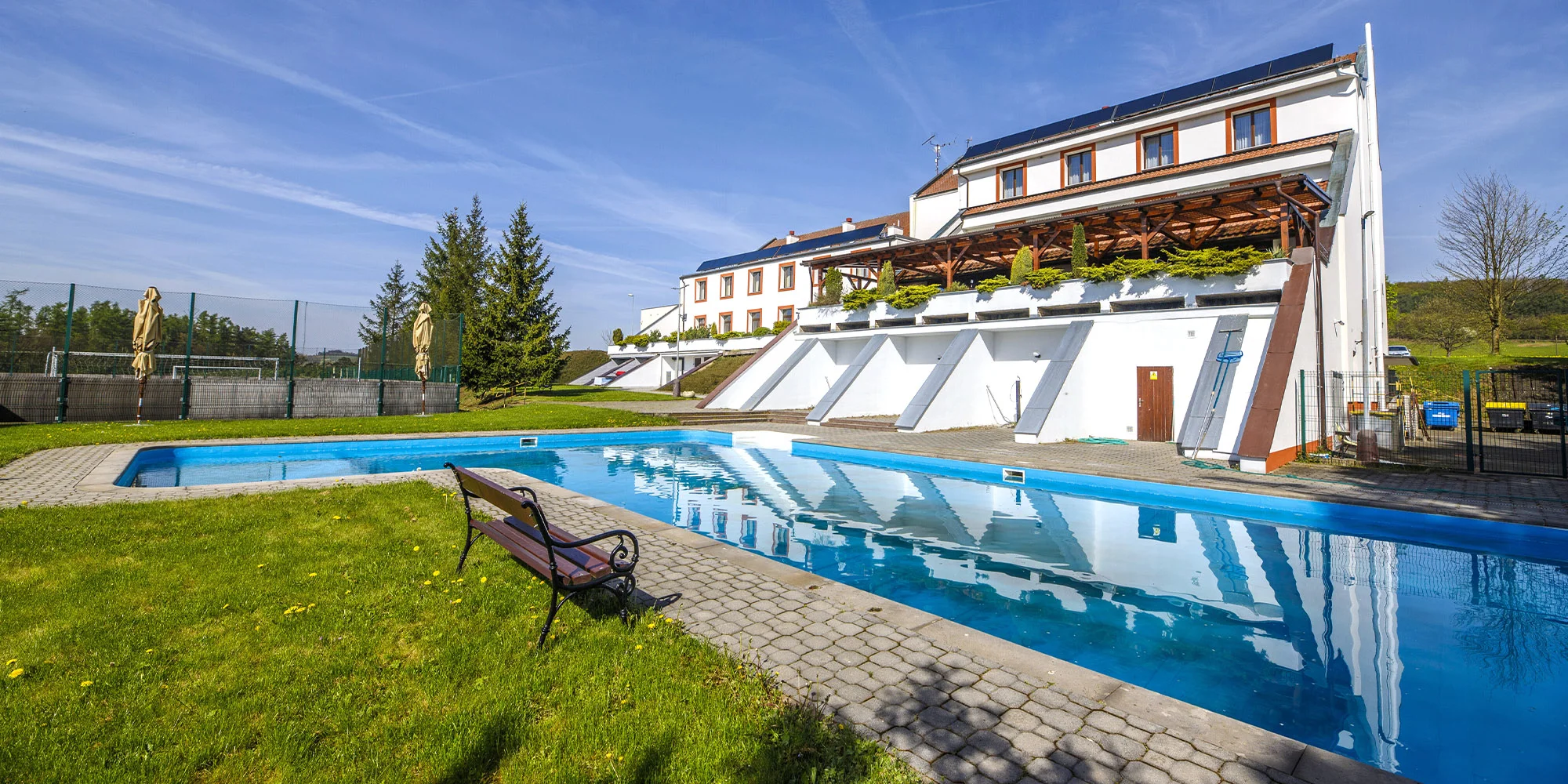 Za krásami Křivoklátska: hotel s raňajkami alebo polpenziou, wellness aj bowlingom a vínom