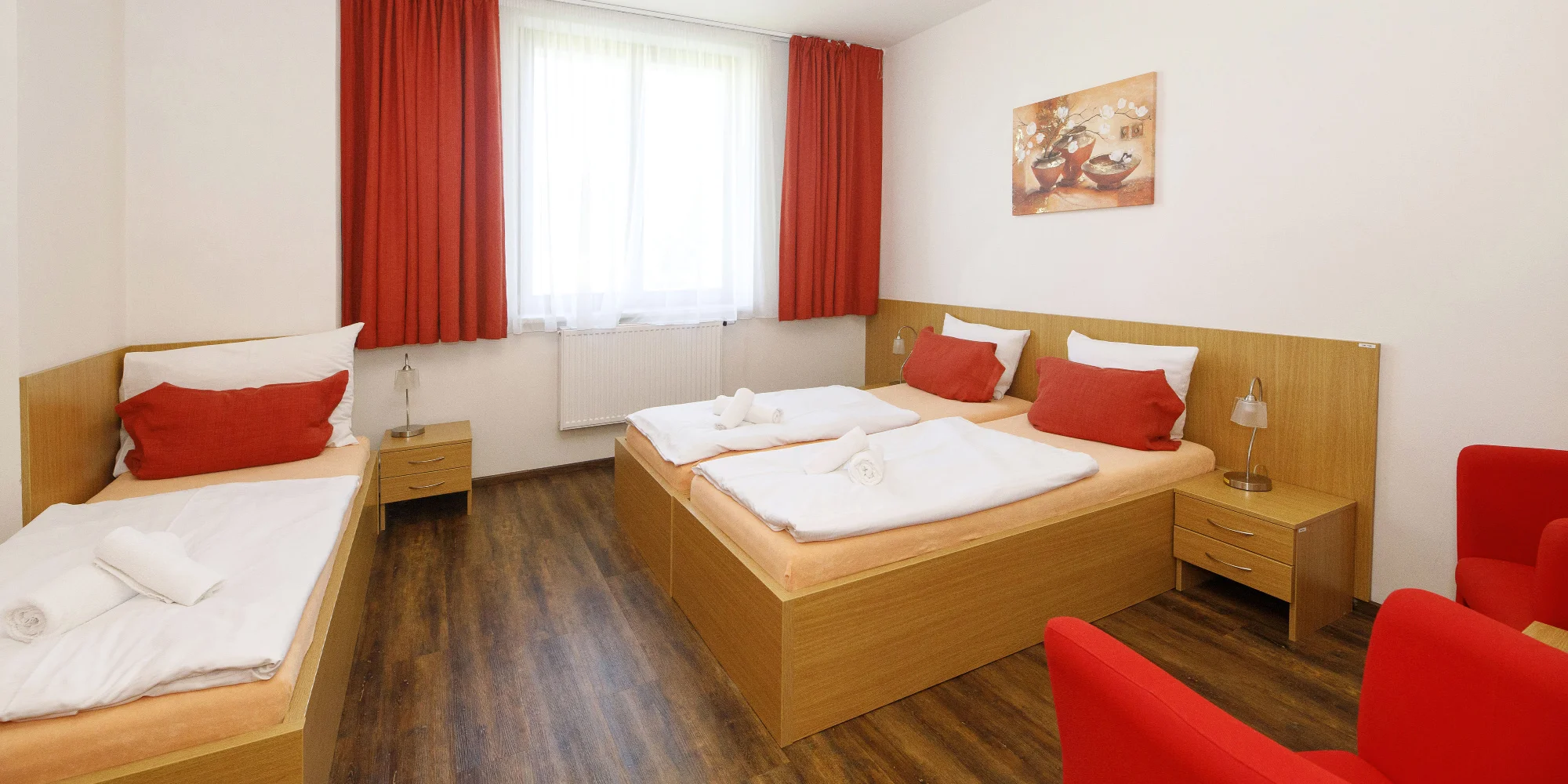 Za krásami Křivoklátska: hotel s raňajkami alebo polpenziou, wellness aj bowlingom a vínom – Obrázok 3