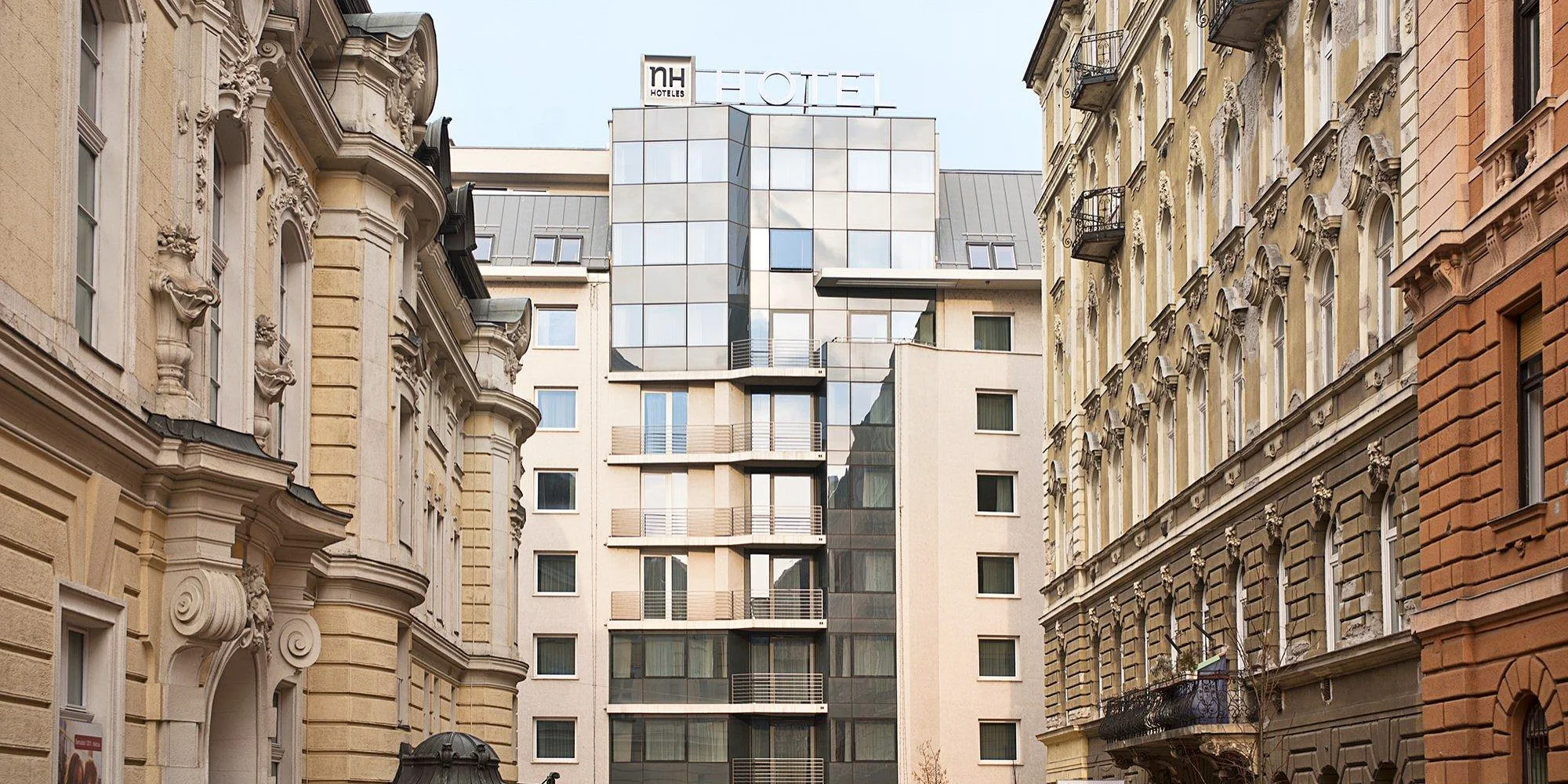 Pekný 4* hotel priamo v centre Budapešti: raňajky a neobmedzený vstup do sauny – Obrázok 4