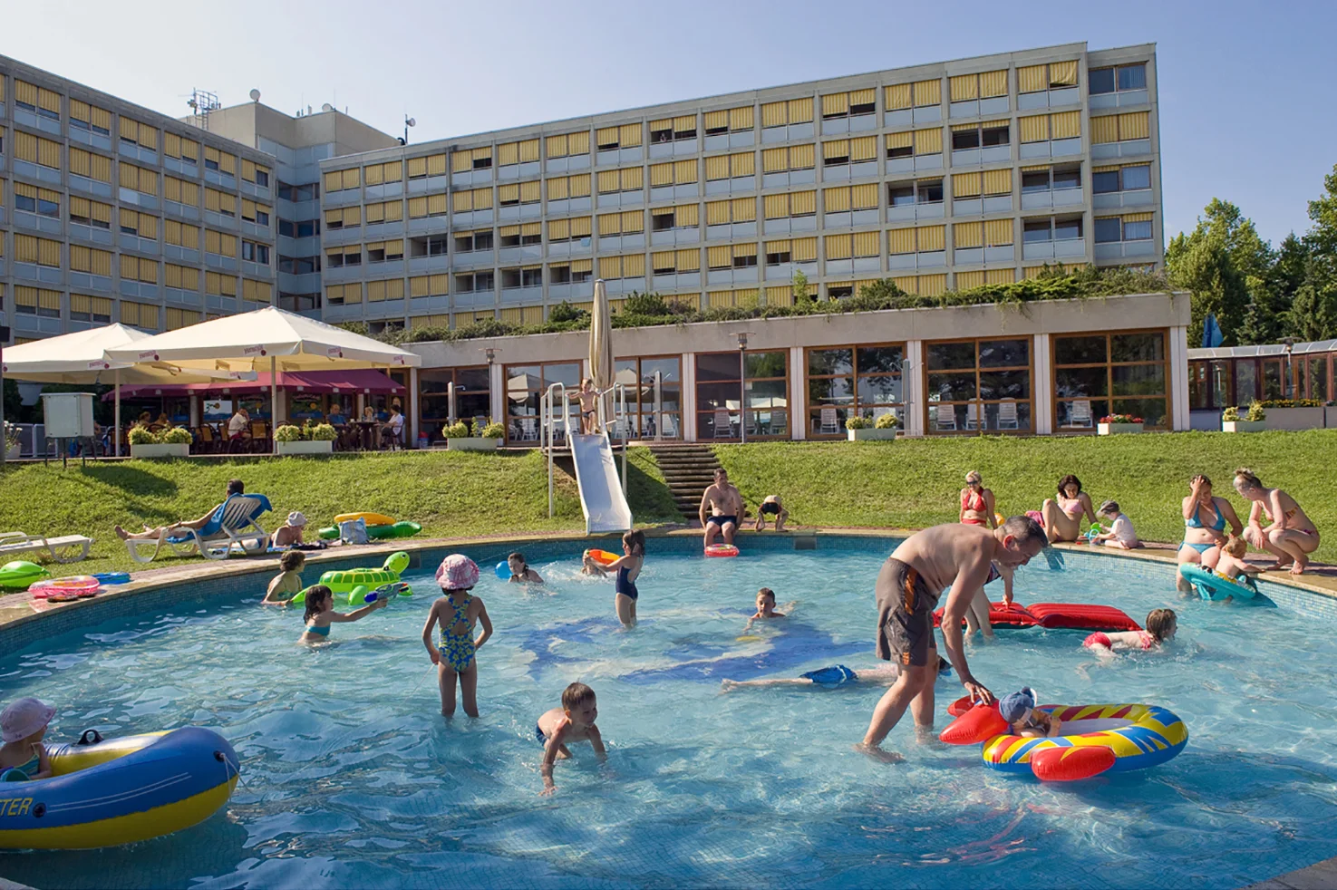 Bungalovy pri Balatone až pre 5 osôb: pláž s toboganom a wellness, animačný program – Obrázok 5