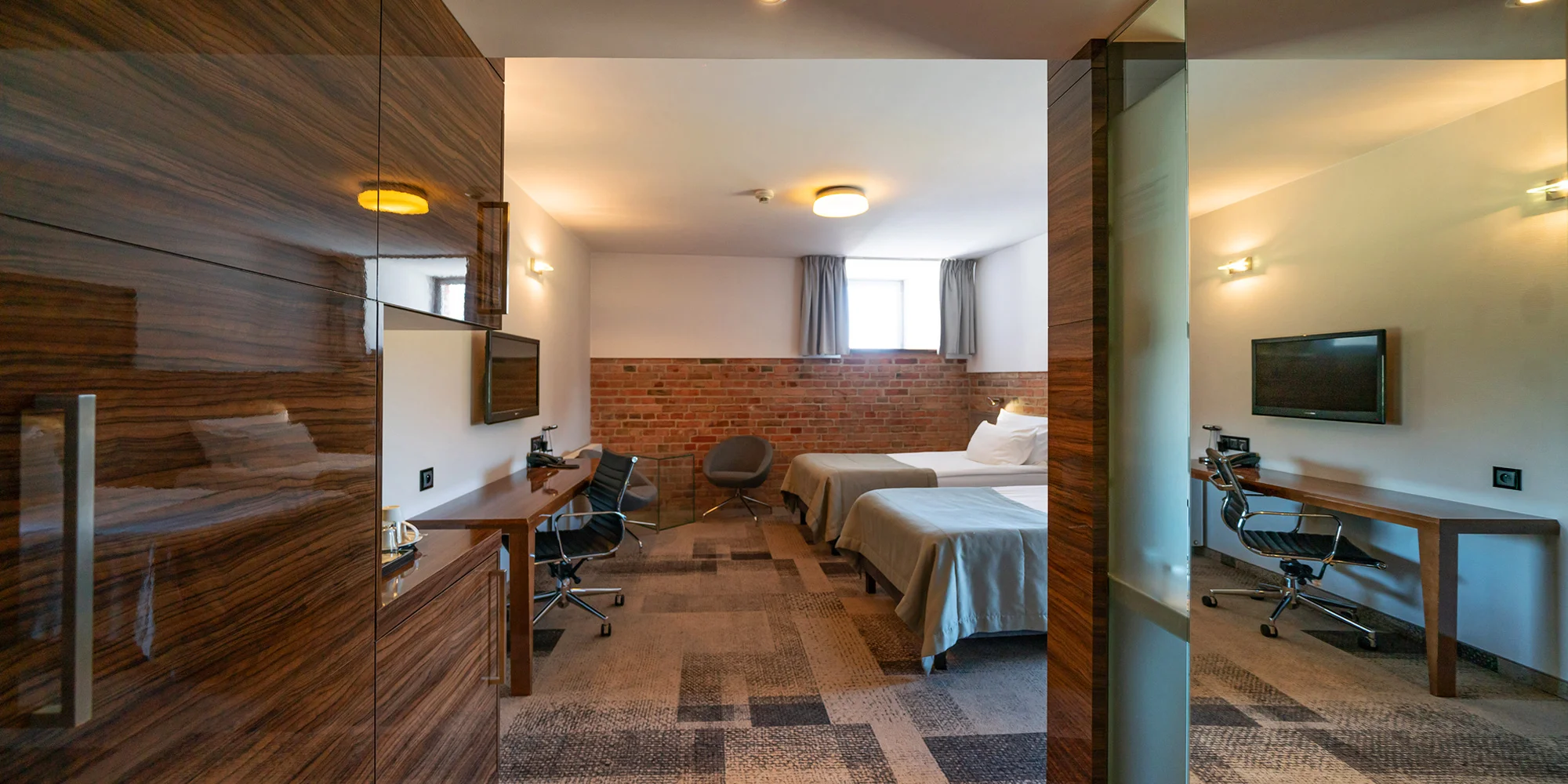Moderný hotel v centre Gdanska: bohaté raňajky a neobmedzená sauna – Obrázok 2