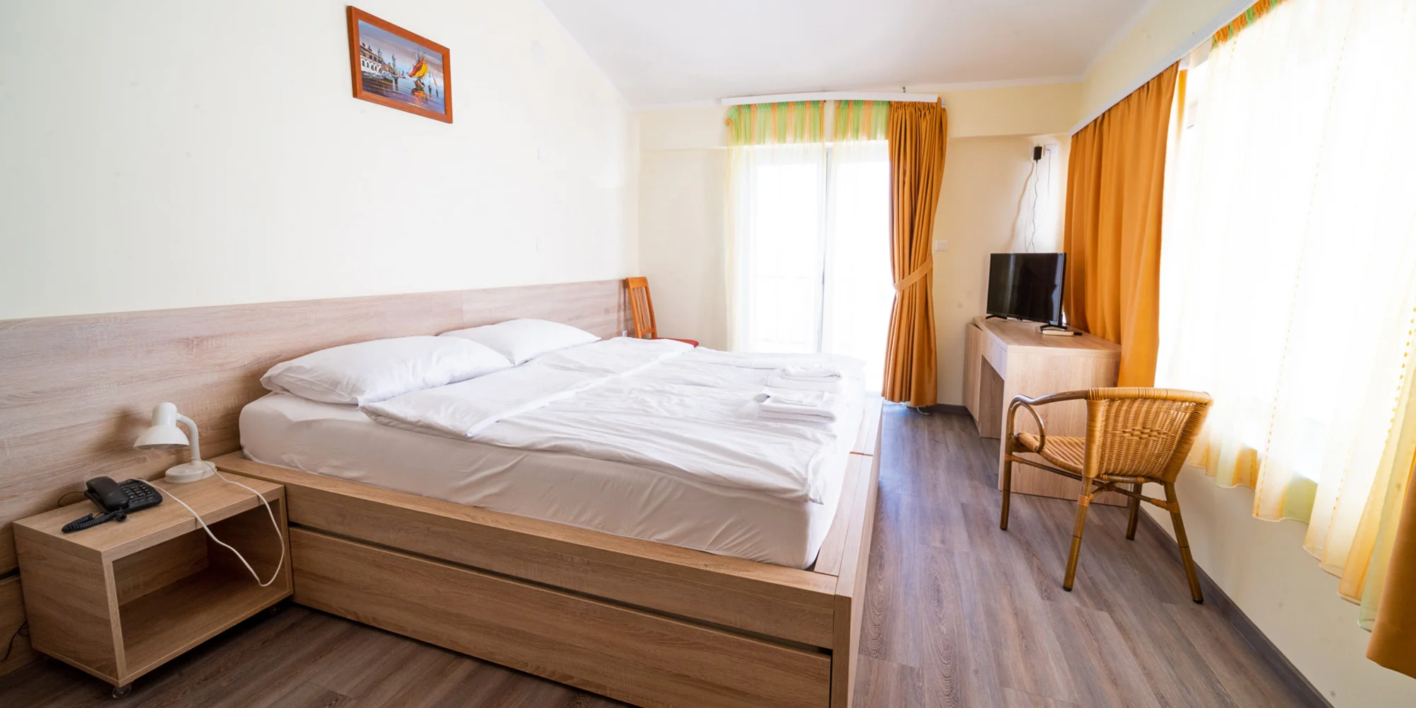 Chorvátsko: obľúbený hotel s bazénom priamo pri pláži, plná penzia a množstvo aktivít, 2 deti zadarmo – Obrázok 2