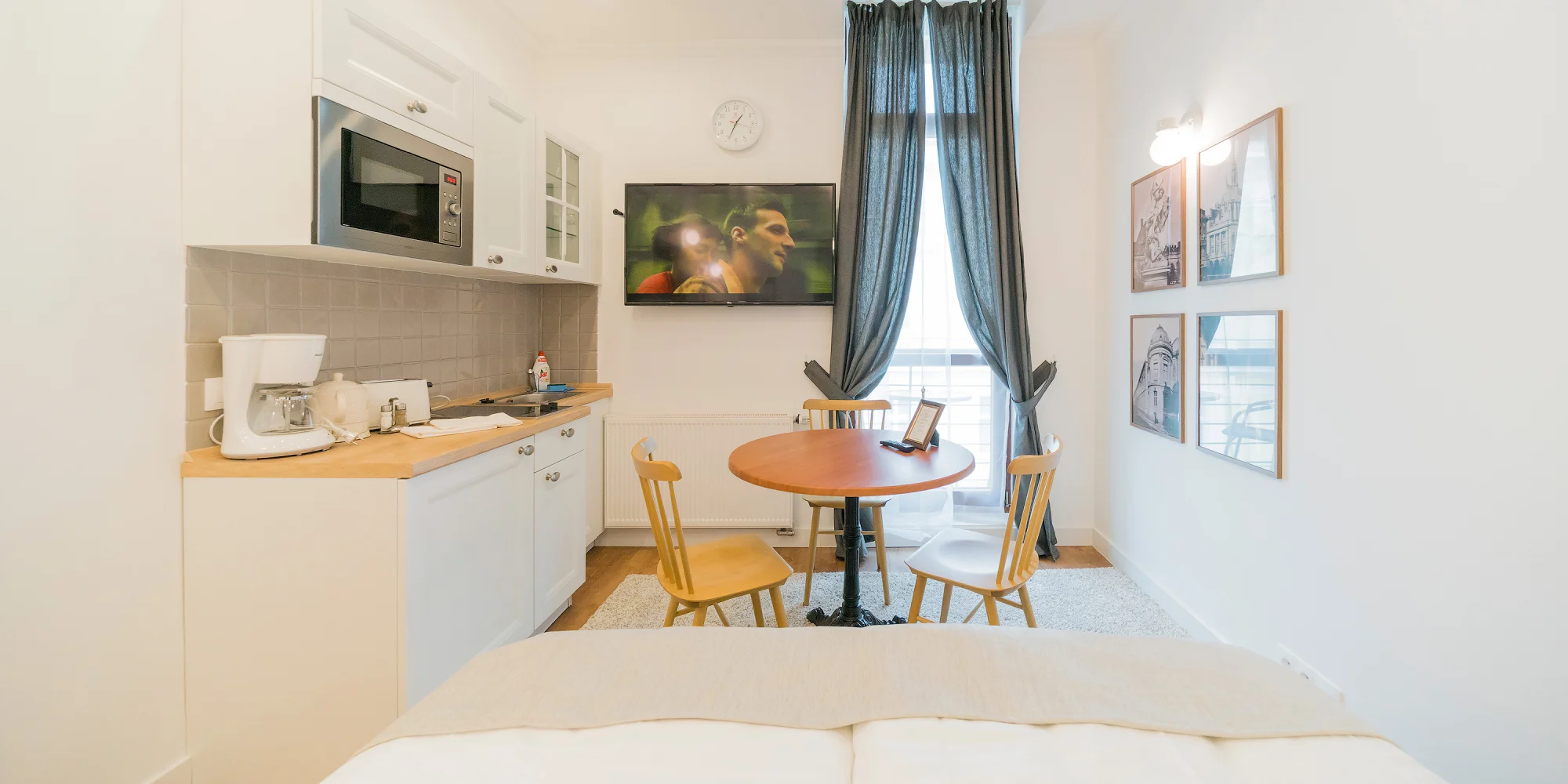 Moderné apartmány vo Františkových Lázňach: raňajky a vstupenky do Múzea ilúzií – Obrázok 4