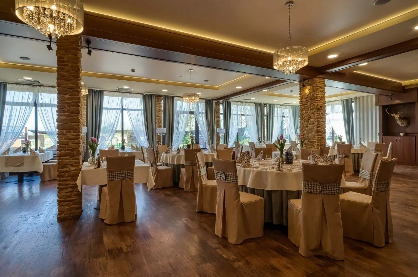 Zážitky s jedlom aj wellness: strelnica, lanový park, motokáry – Obrázok 5