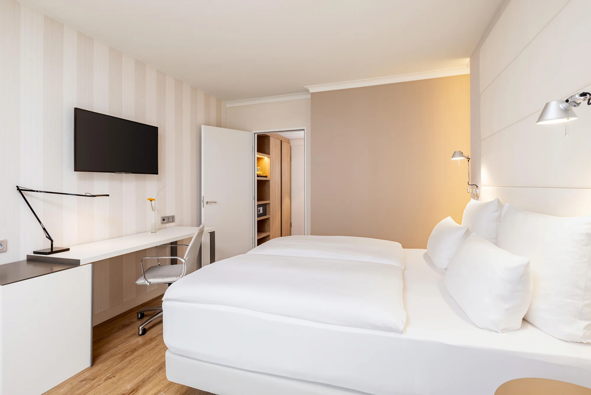 Dovolenka v Berlíne: 4* hotel s raňajkami, 20 min. od Alexanderplatz, currywurst, first minute zľava – Obrázok 6