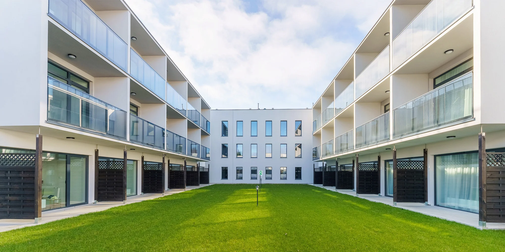 Resort v Kolobřehu pri pláži: neobmedzený wellness, all inclusive alebo polpenzia, výhody za dlhší pobyt – Obrázok 3