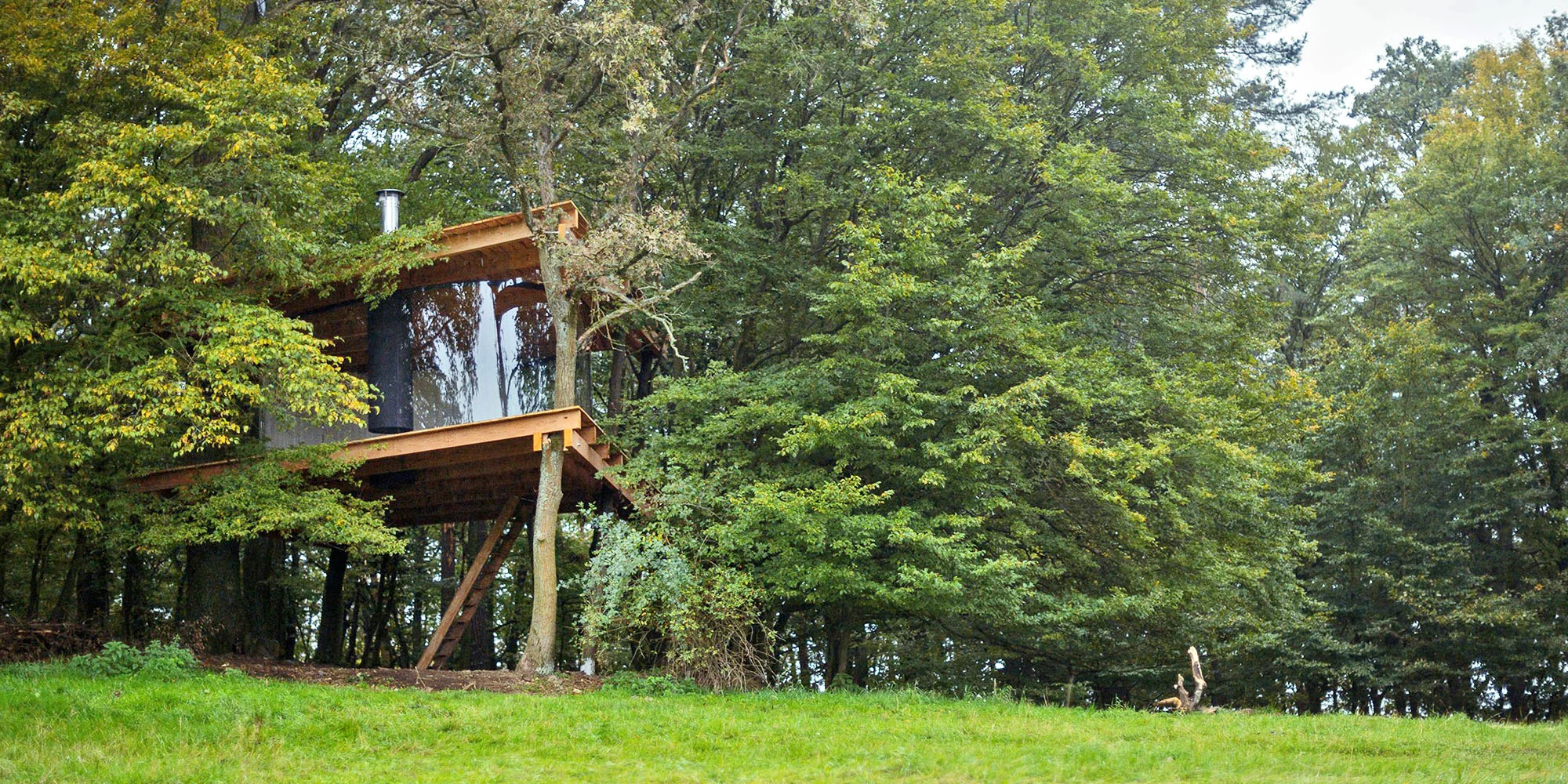 Romantika s výhľadom na ovčiu pastvinu: treehouse s krásnym krbom len pre vás dvoch – Obrázok 2