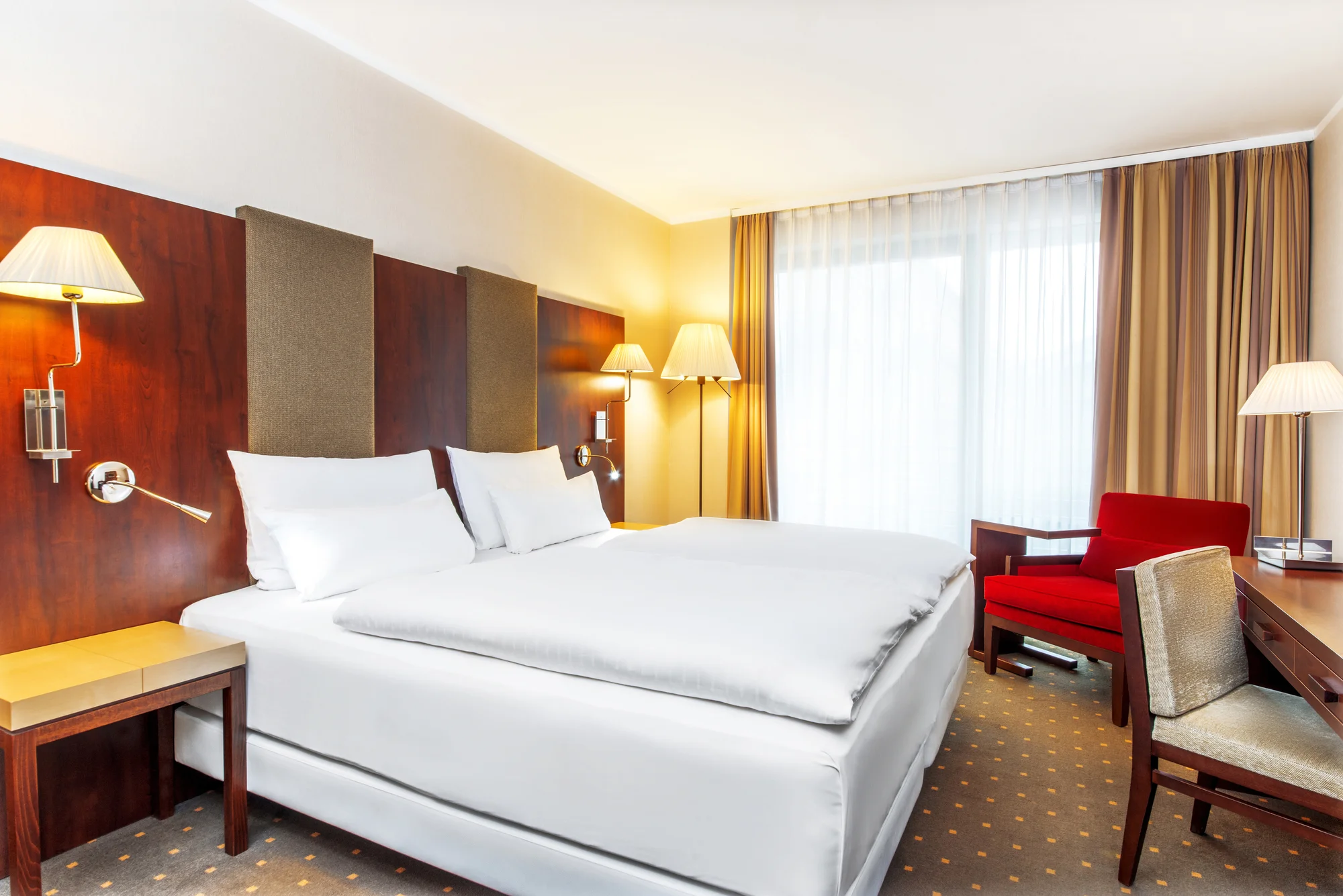 Pekný 4* hotel priamo v centre Budapešti: raňajky a neobmedzený vstup do sauny – Obrázok 5