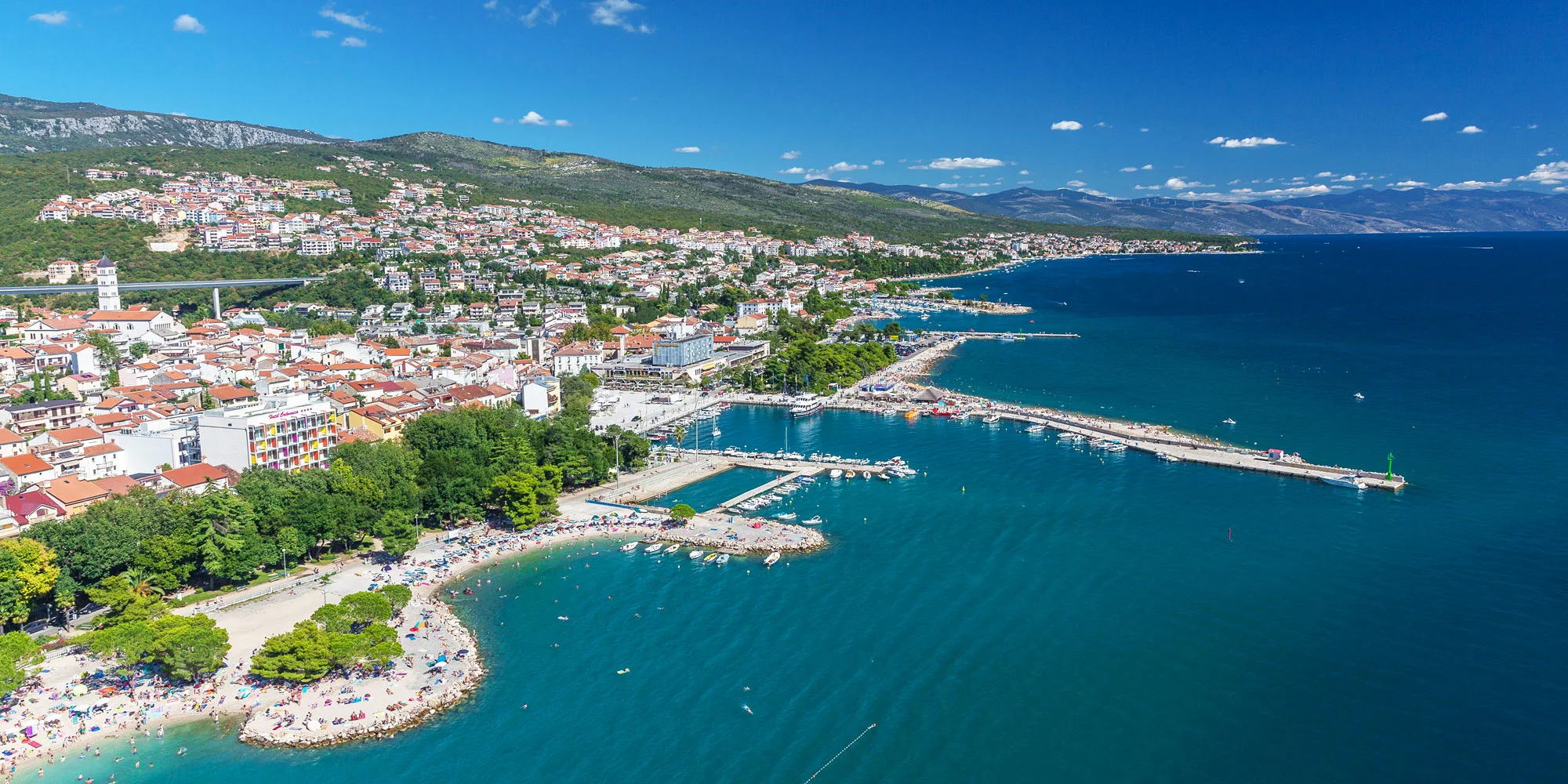 Pobyt v chorvátskej Crikvenici: 4* hotel s polpenziou a strešnou terasou, 50 m od mora