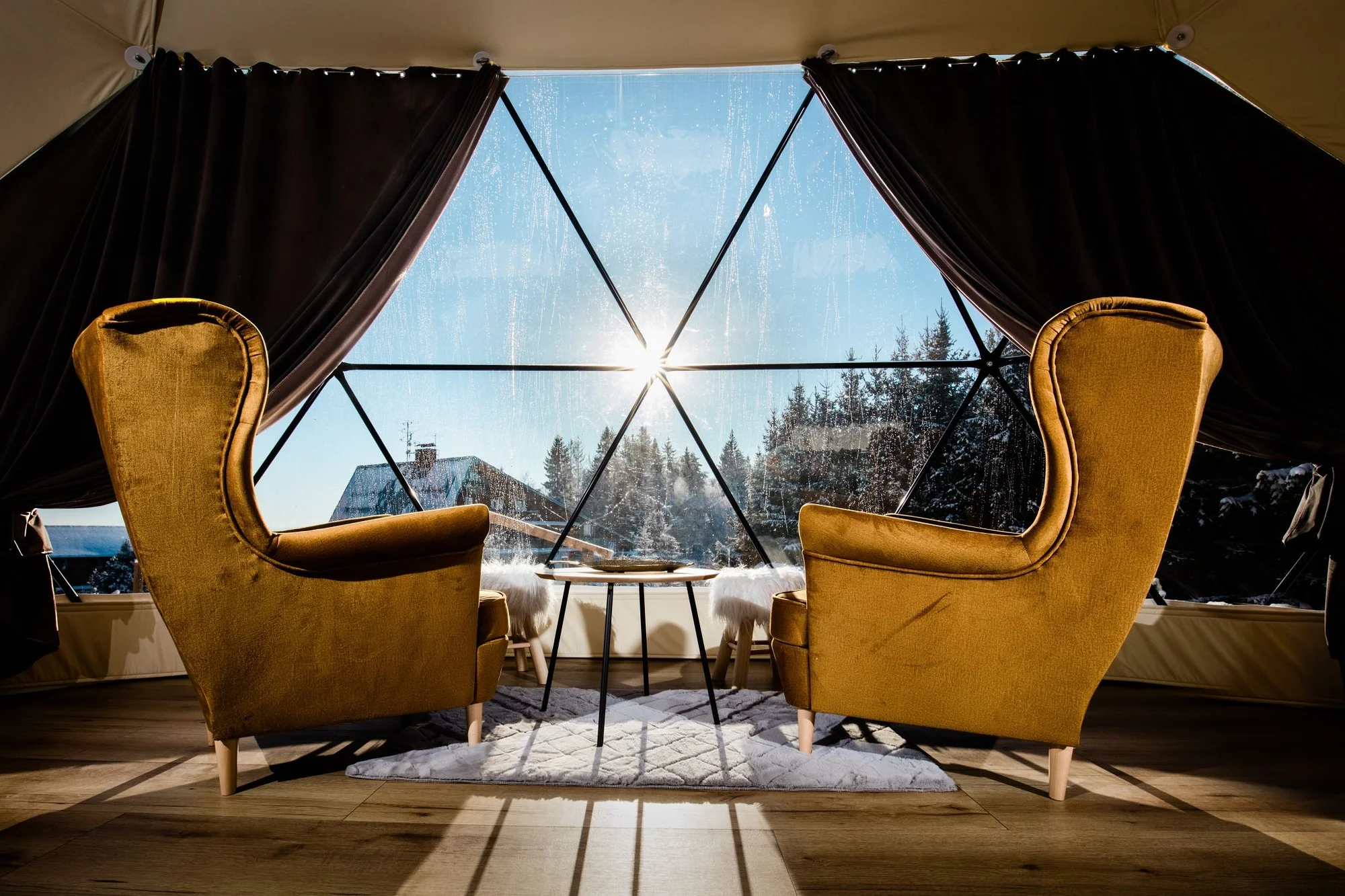 Glamping v Beskydách s raňajkami aj wellness: ubytovanie v luxusnej kupole, sauna a termálny bazén – Obrázok 2