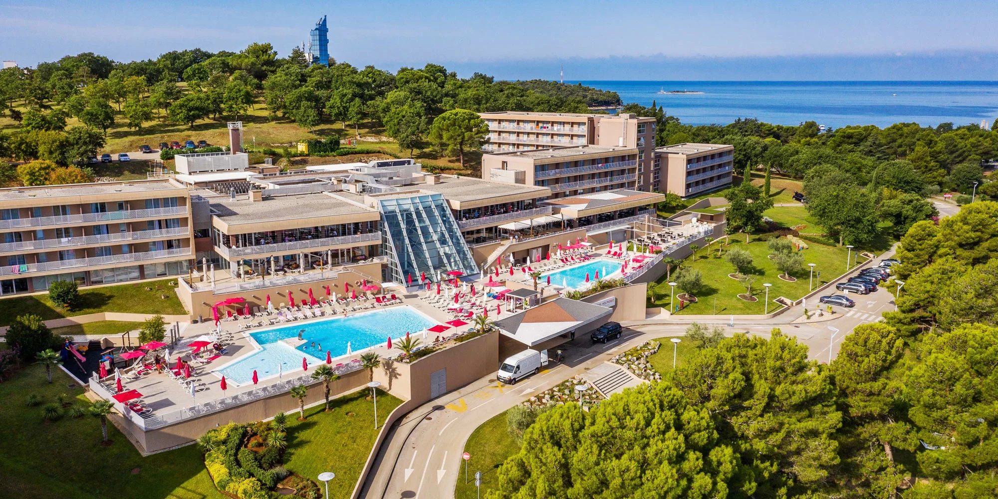 Dovolenka v Poreči: 4* hotel 300 m od pláže, bazény a wellness, polpenzia, dieťa zdarma