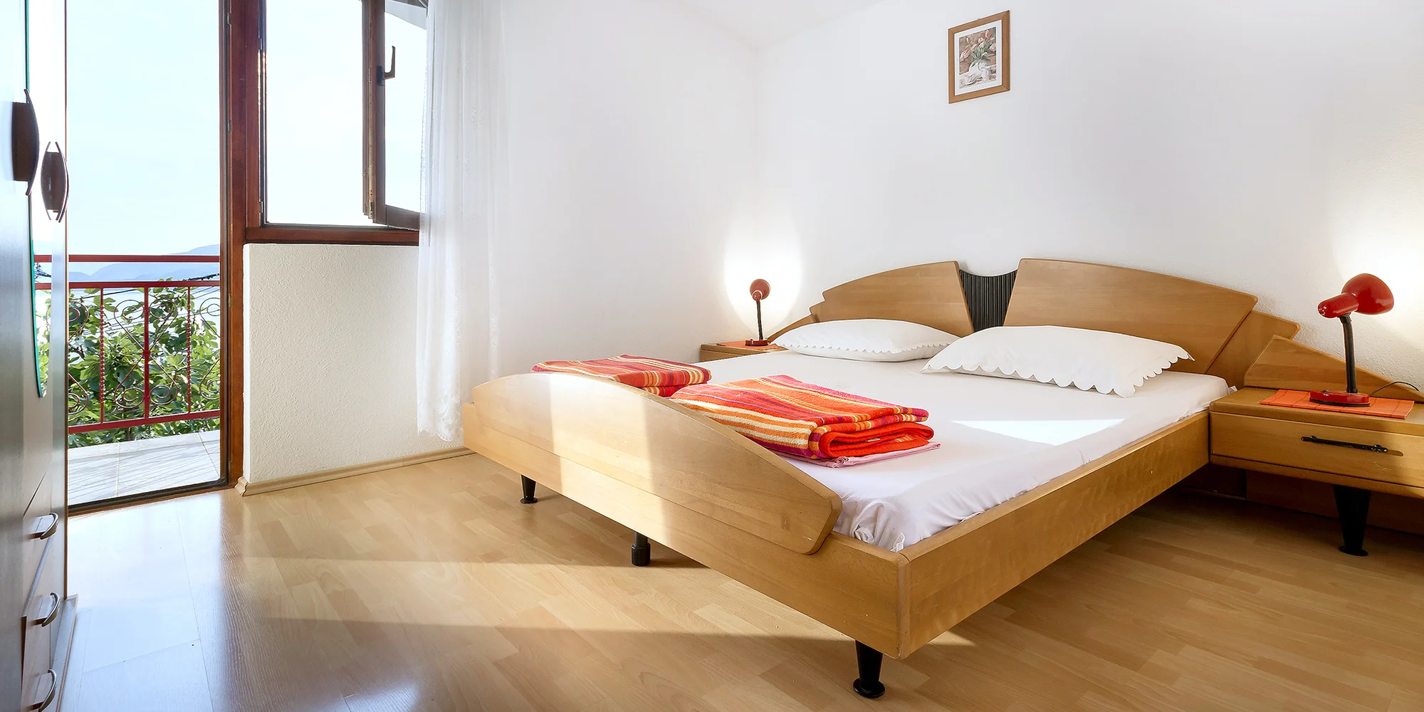 Pohoda v Chorvátsku priamo pri mori: moderný apartmán s kuchynkou – Obrázok 3